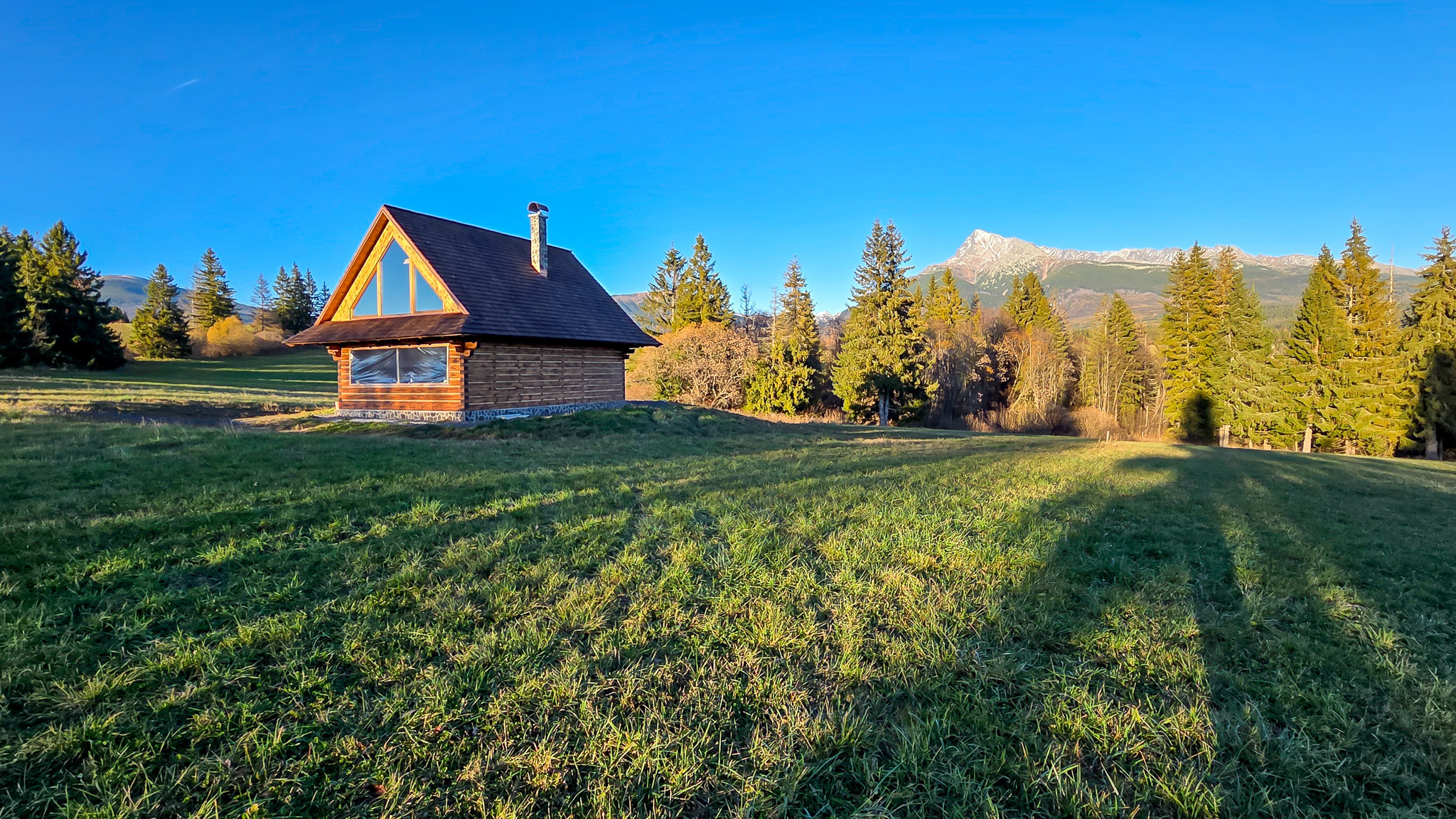LUXUSNÉ zrubové chalupy s výhľadom na Kriváň (obec Východná)