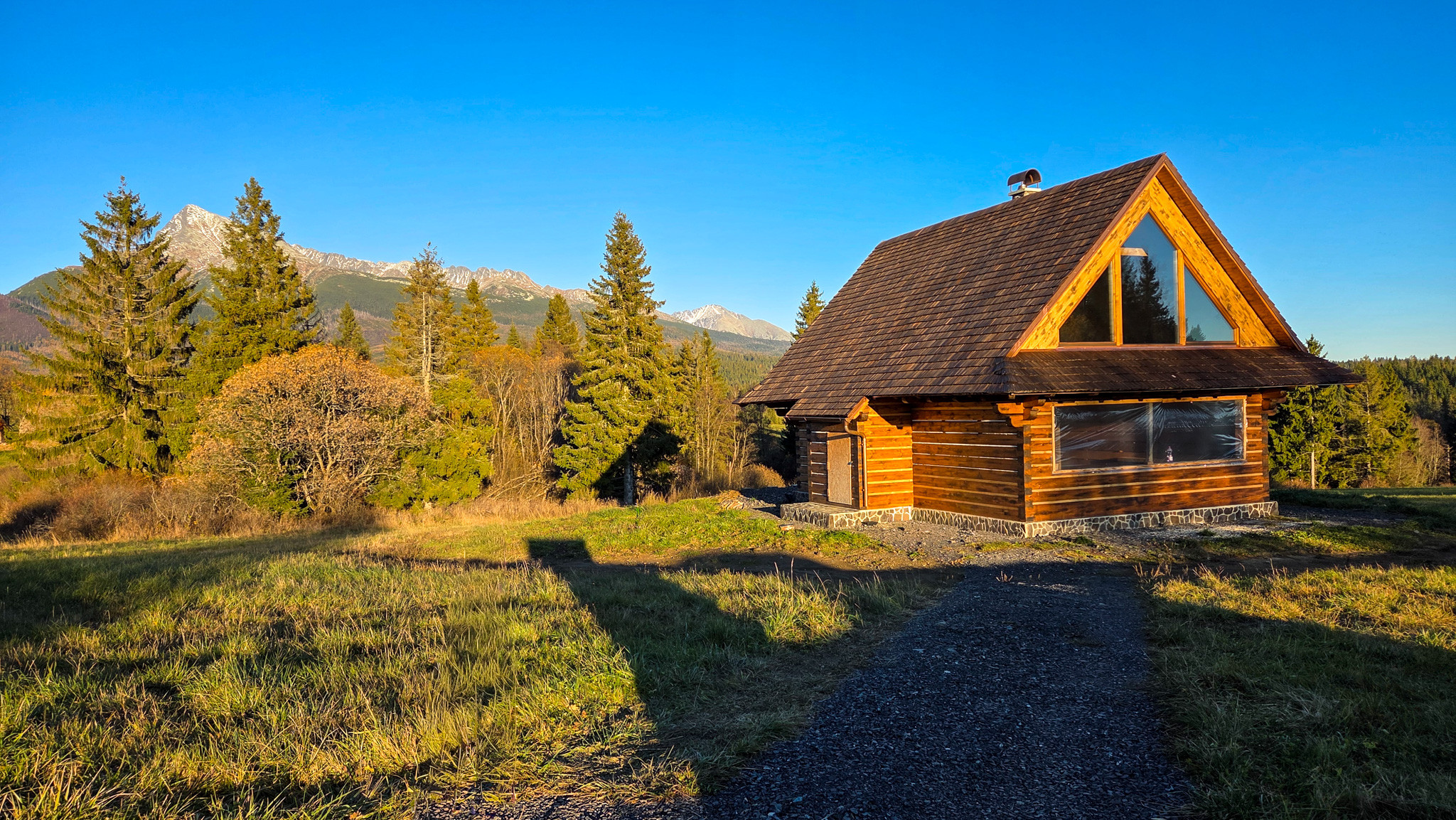 LUXUSNÉ zrubové chalupy s výhľadom na Kriváň (obec Východná)