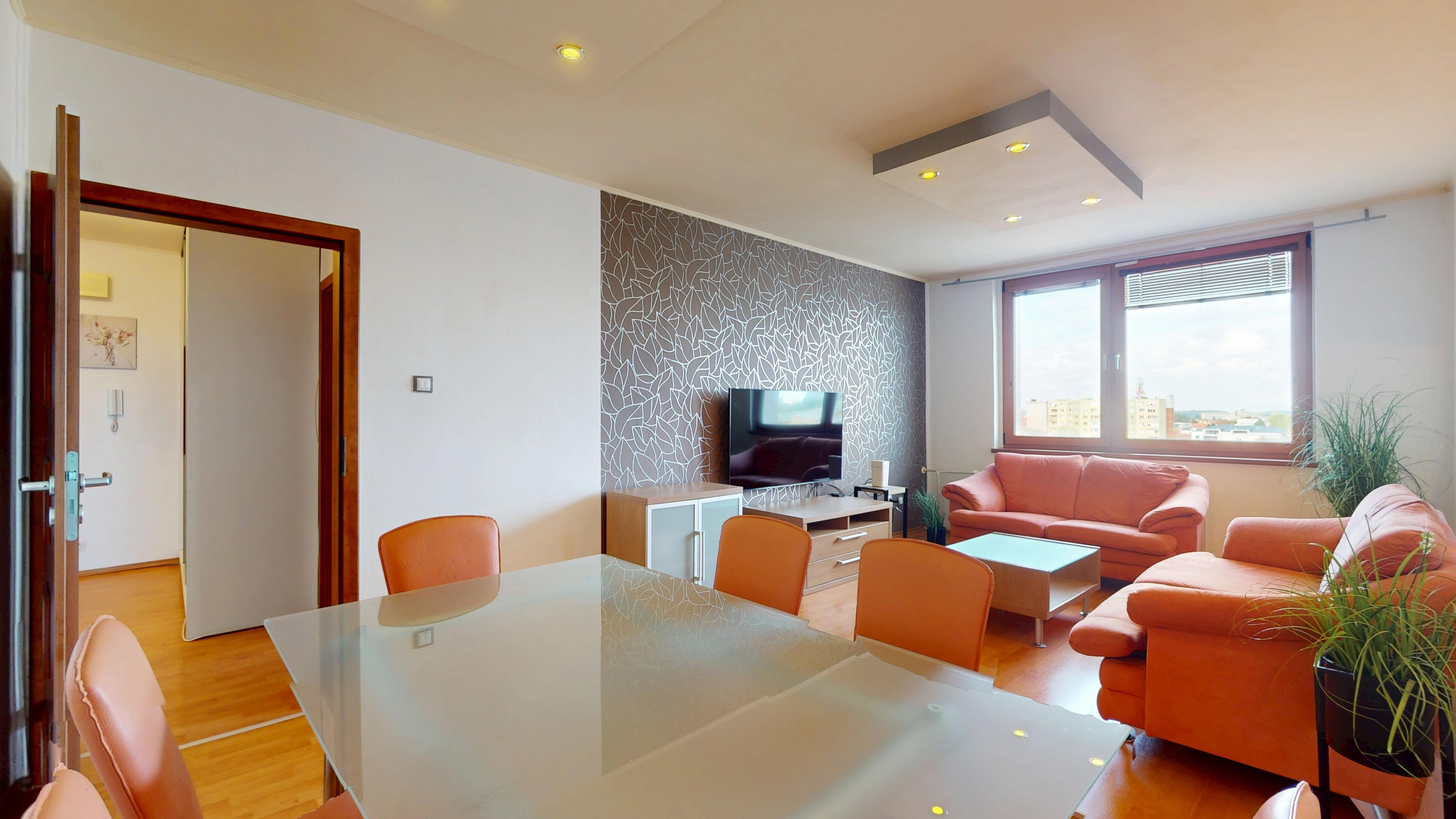 PREDAJ 4 izb. bytu Jilemnického ul., Dunajská Streda, loggia