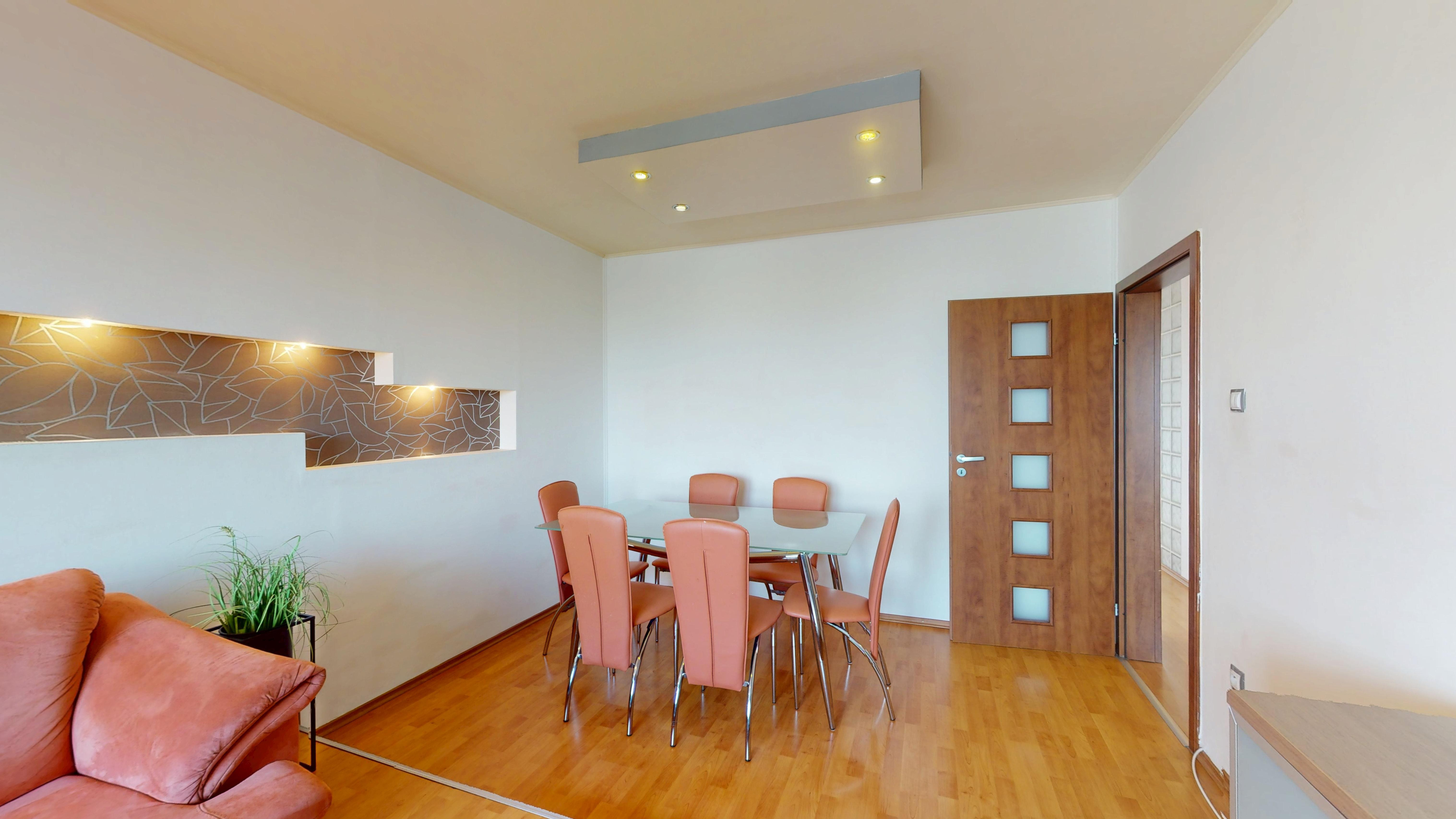 PREDAJ 4 izb. bytu Jilemnického ul., Dunajská Streda, loggia