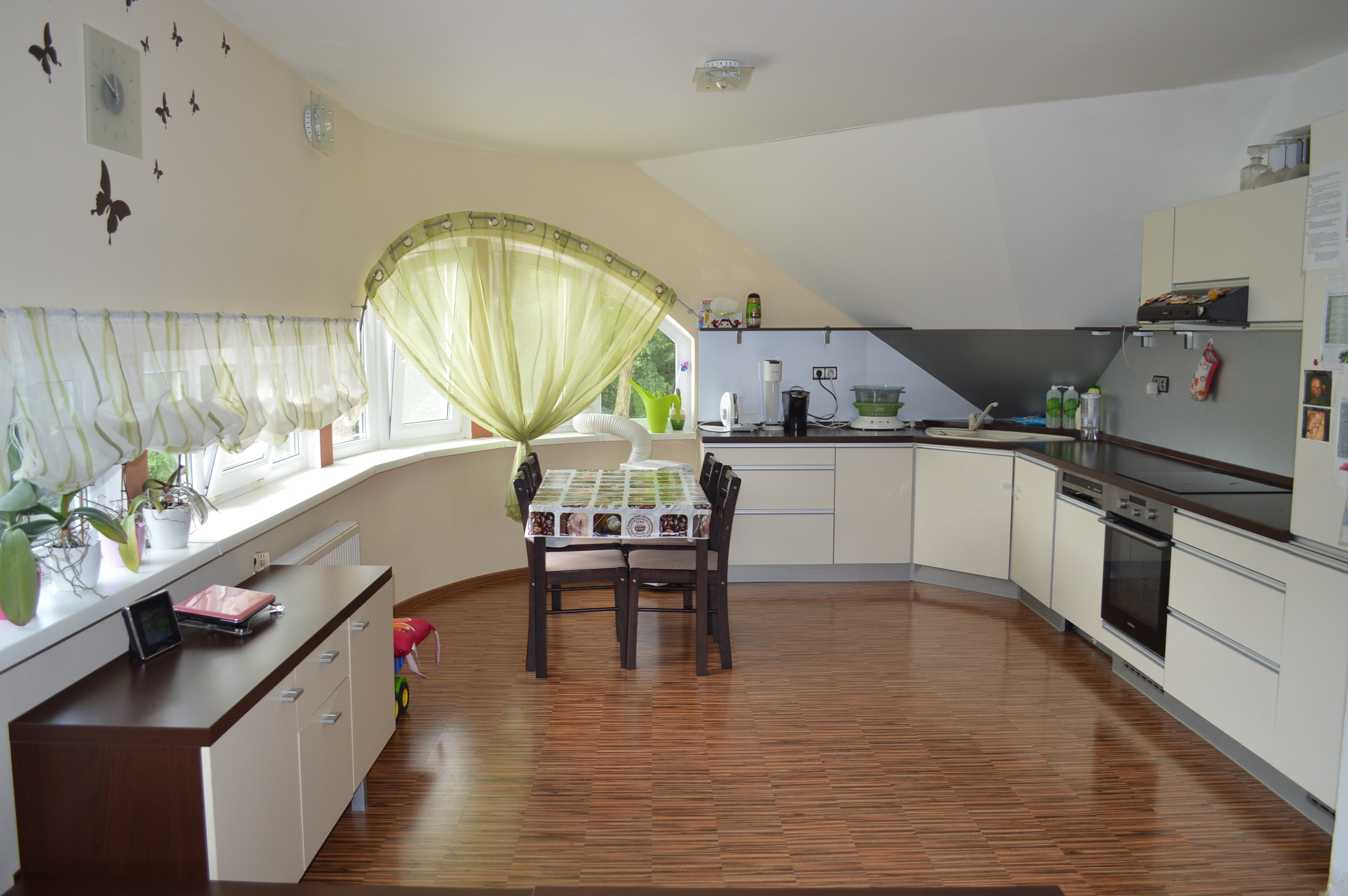 Prenájom priestranného bytu v rodinnom dome – Sadová ulica, Senica.