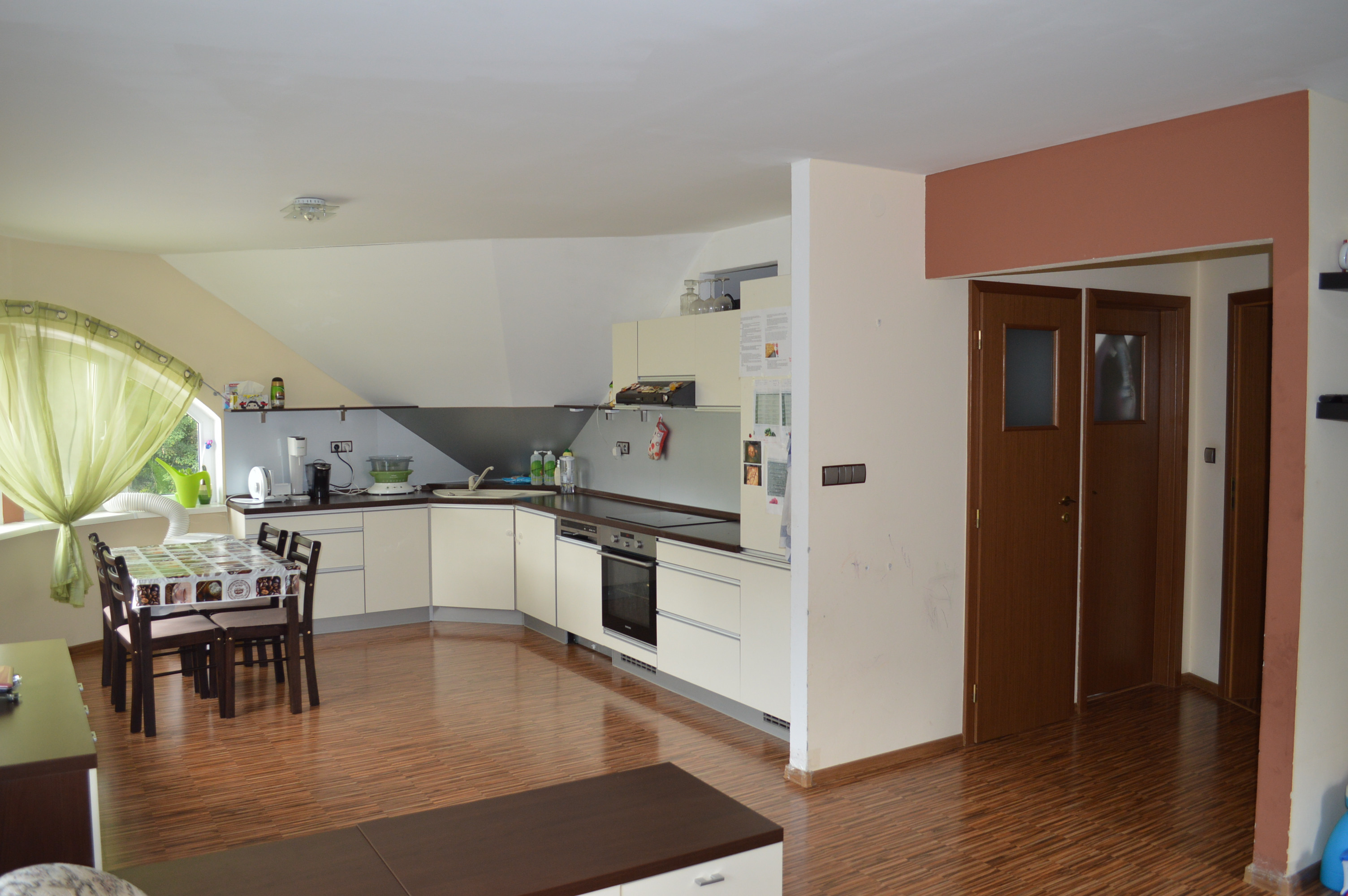 Prenájom priestranného bytu v rodinnom dome – Sadová ulica, Senica.