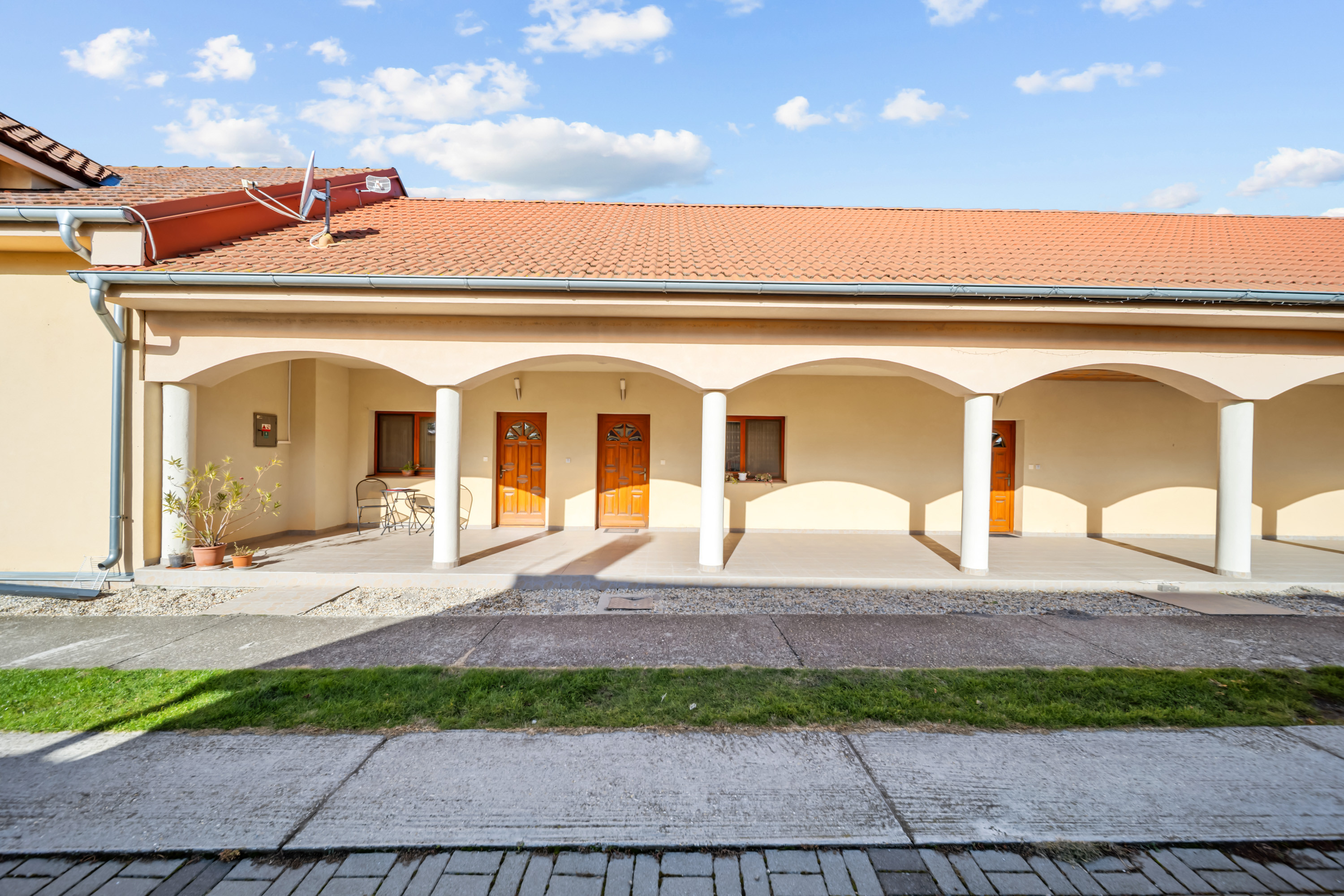 PREDAJ PENZIÓNU – MAD " Nie je to len penzión, je to príležitosť - " zariadenie pre seniorov." výstavba rodinných domov"