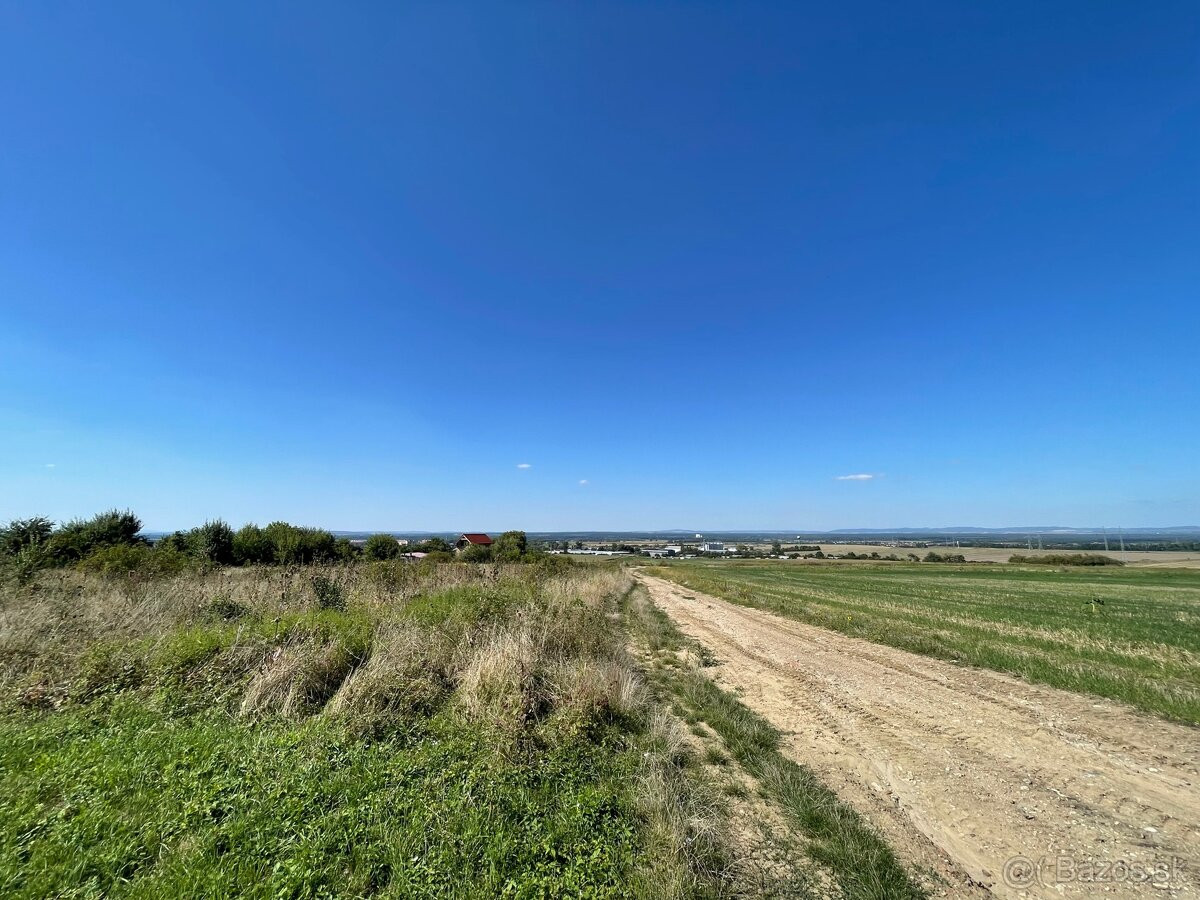 Predaj exkluzívneho pozemku 5 400 m² v lokalite Vysoké pole – Skalica.