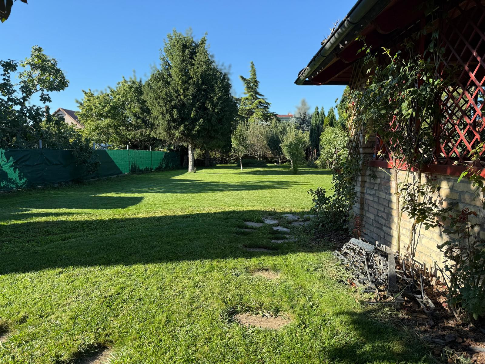 Na predaj 5-izbový rodinný dom s veľkorysou záhradou a bazénom v Podunajských Biskupiciach