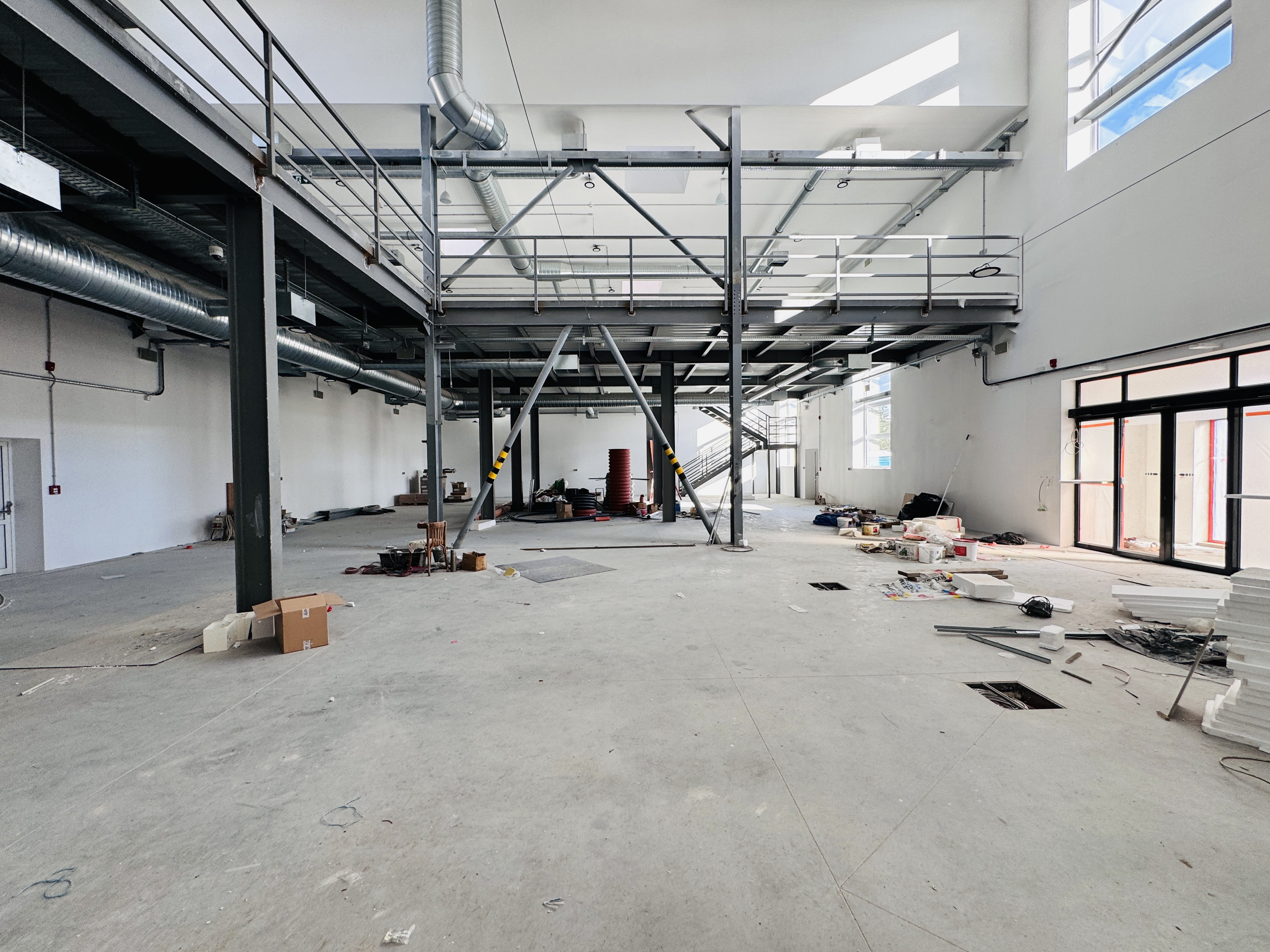 NA PREDAJ: Moderná komerčná budova vo fáze finalizácie – Senica.