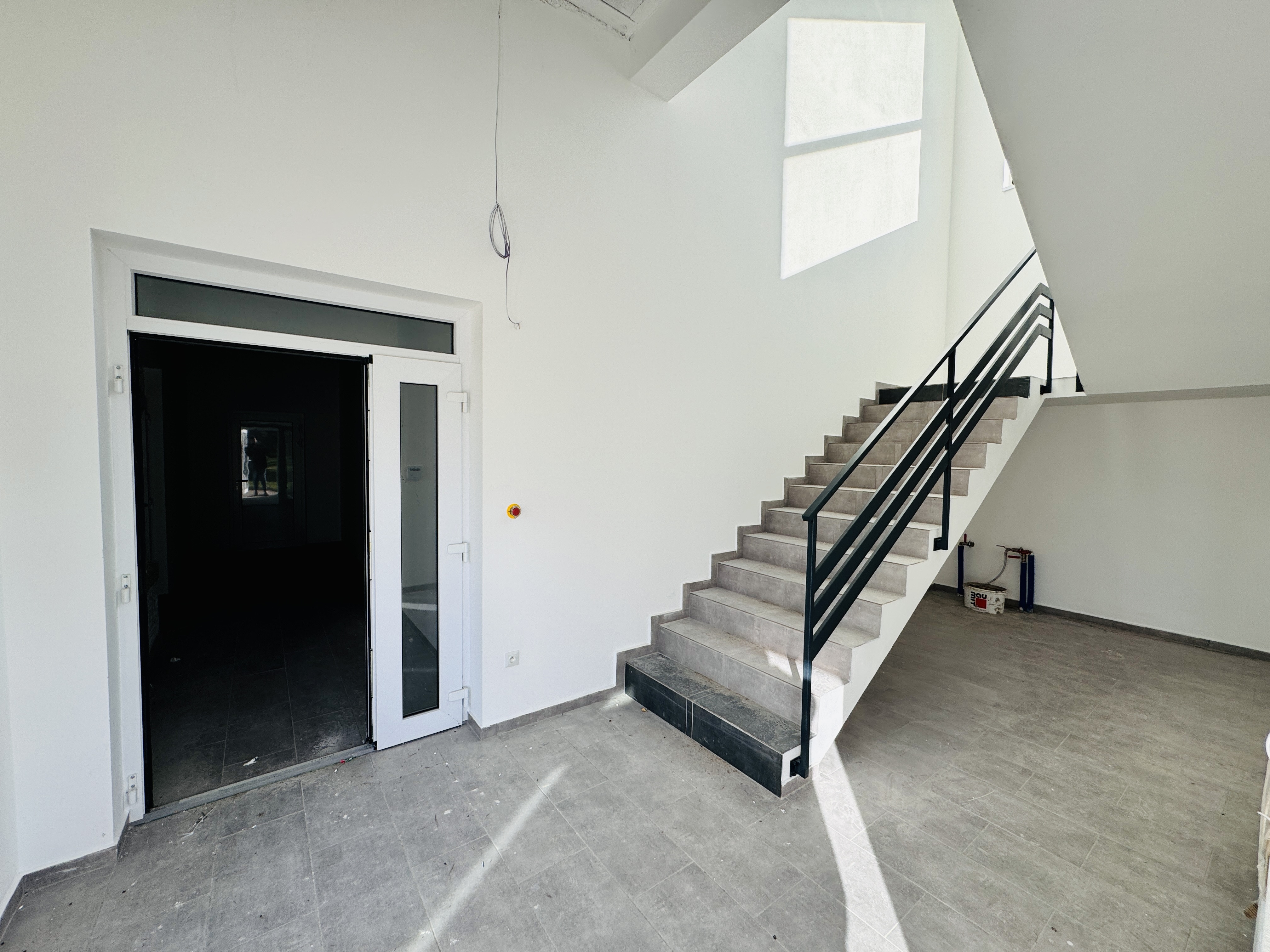 NA PREDAJ: Moderná komerčná budova vo fáze finalizácie – Senica.