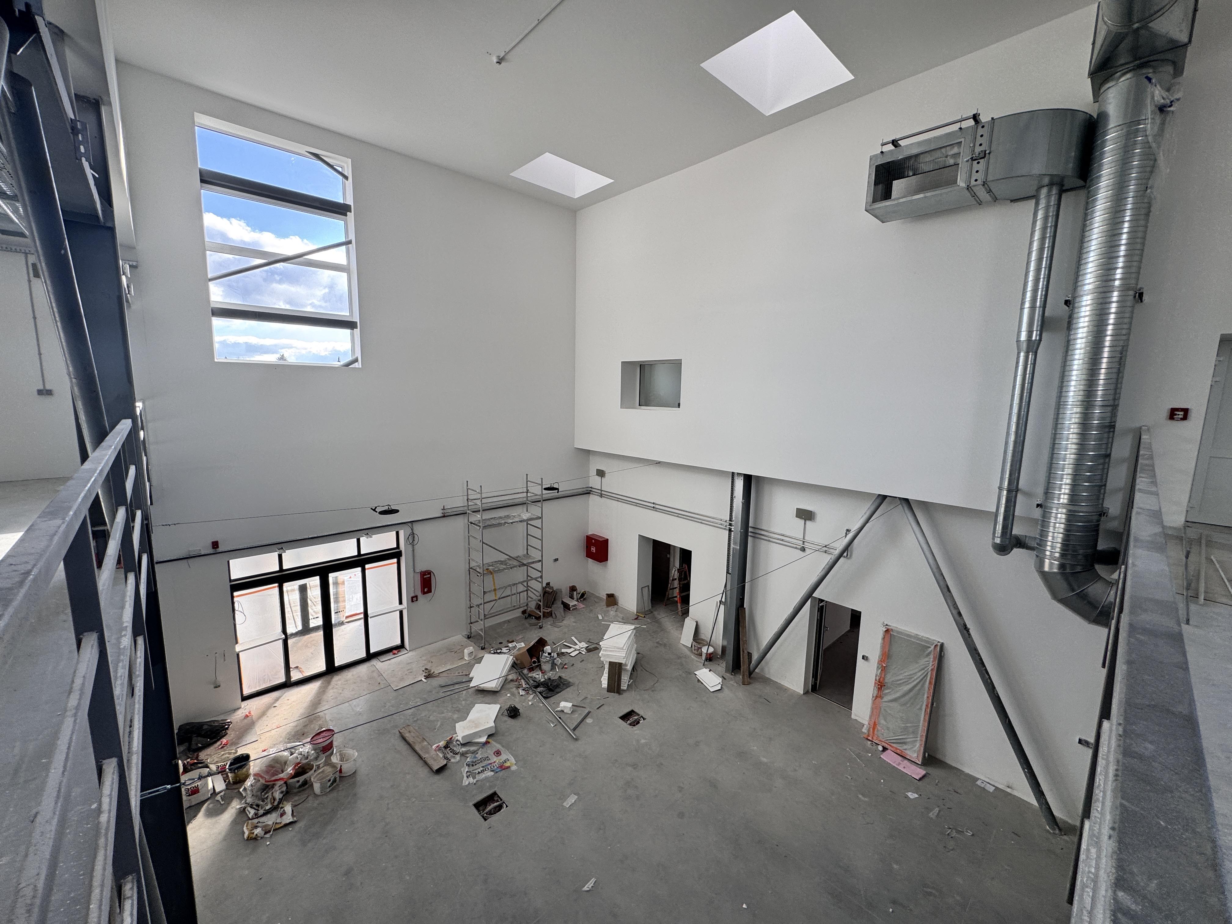 NA PREDAJ: Moderná komerčná budova vo fáze finalizácie – Senica.