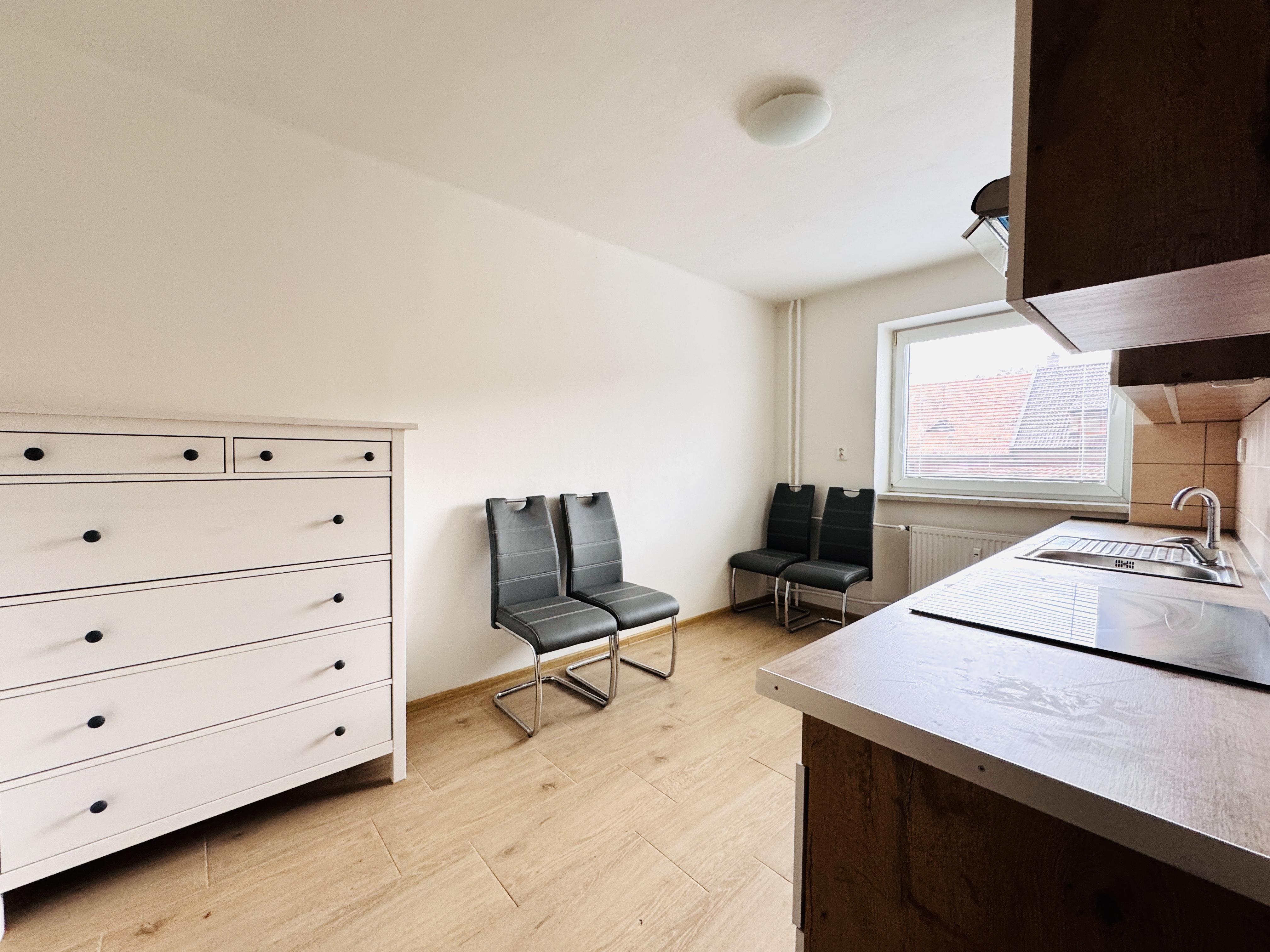 Na prenájom 1-izbový zariadený byt,Holíč -okres Skalica.