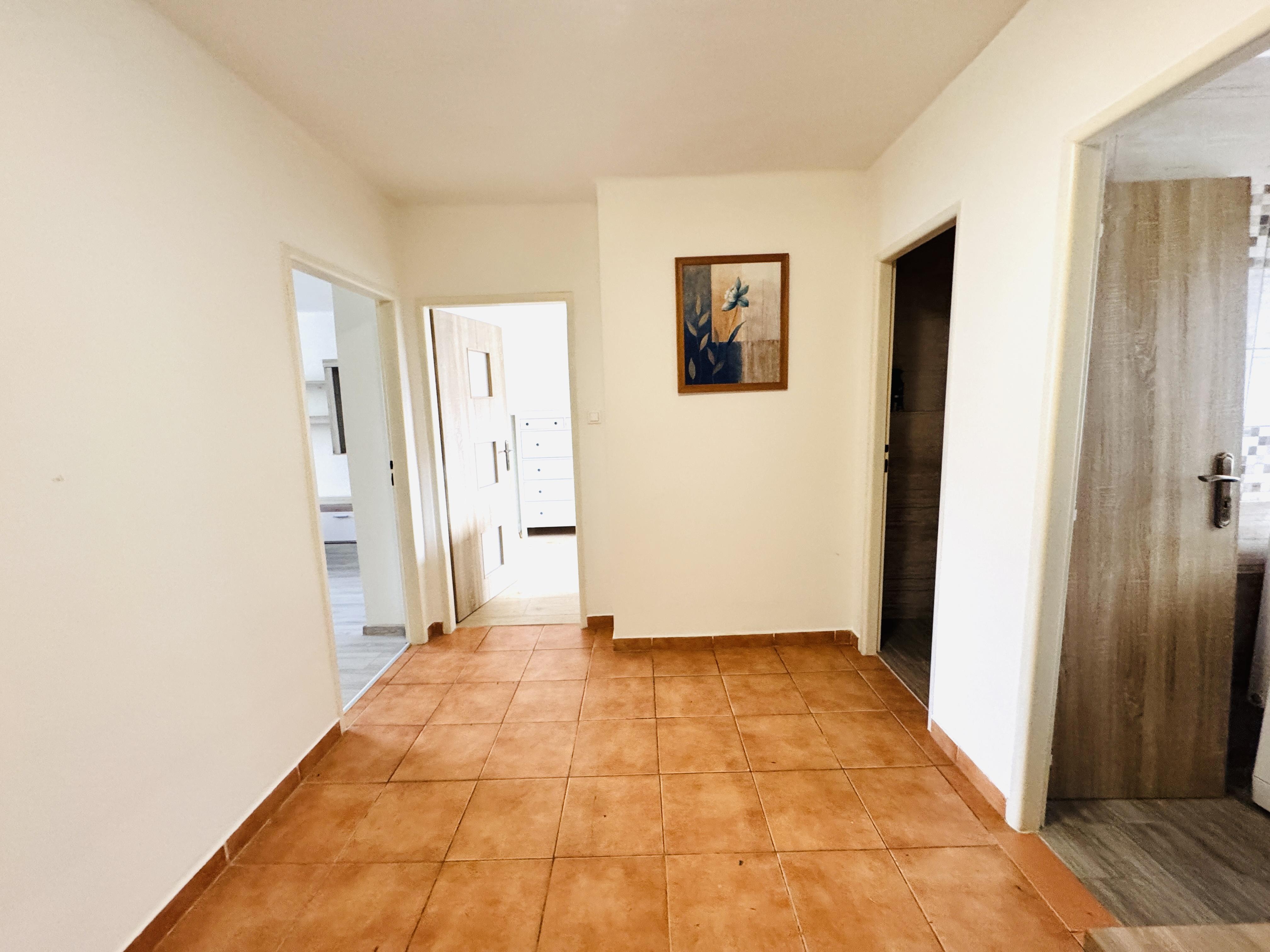 Na prenájom 1-izbový zariadený byt,Holíč -okres Skalica.