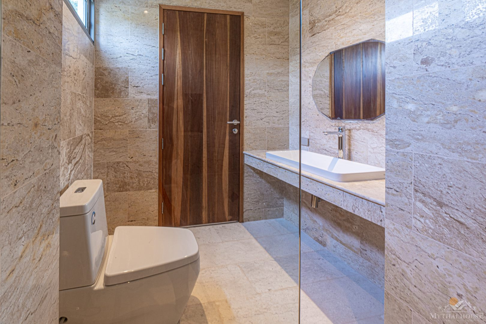 Luxusná 4-izbová vila z travertínu na predaj v Chaweng Noi, Koh Samui