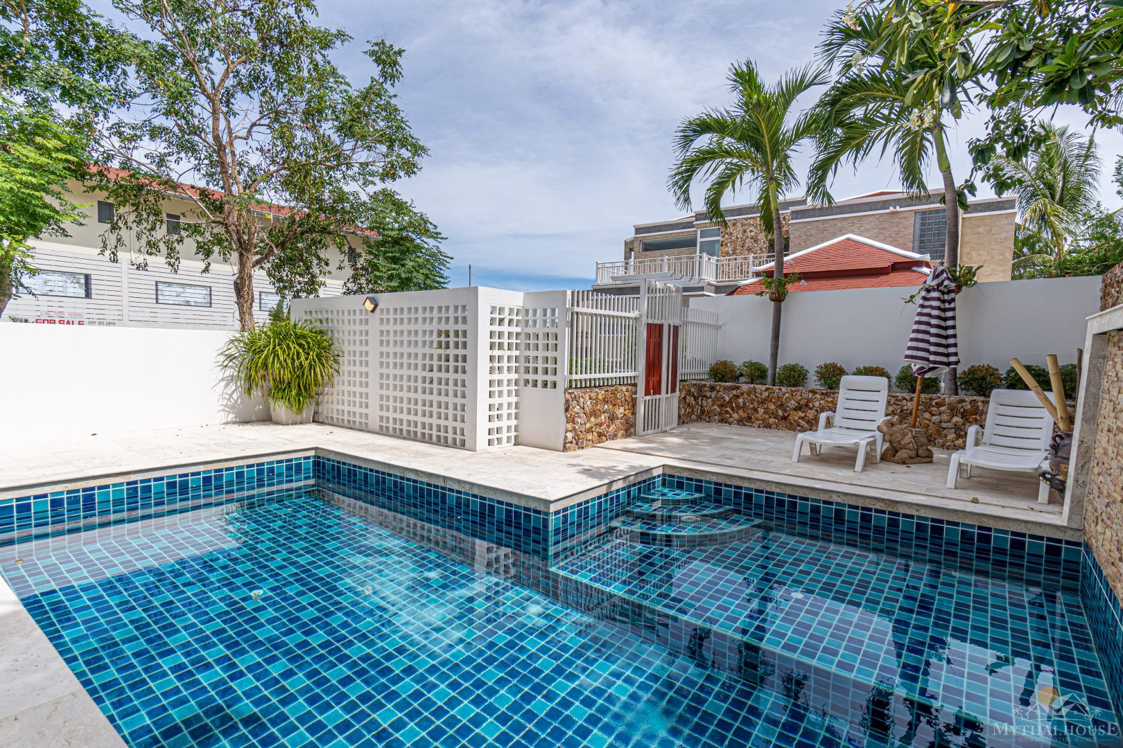 Luxusná 4-izbová vila z travertínu na predaj v Chaweng Noi, Koh Samui