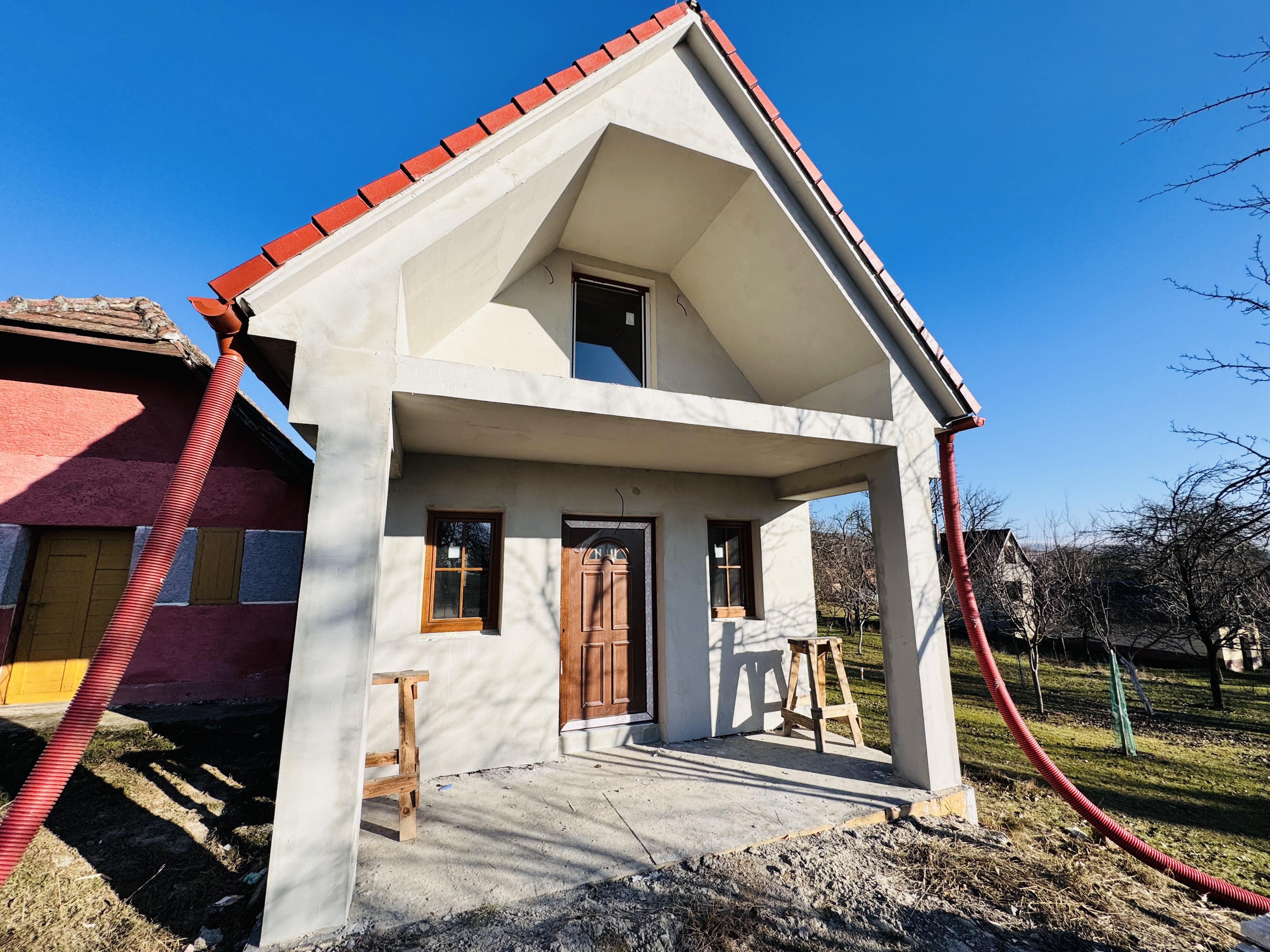 Na predaj rozostavaná poschodová vinohradnícka chatka v okrese Skalica – Radošovské vinohrady.