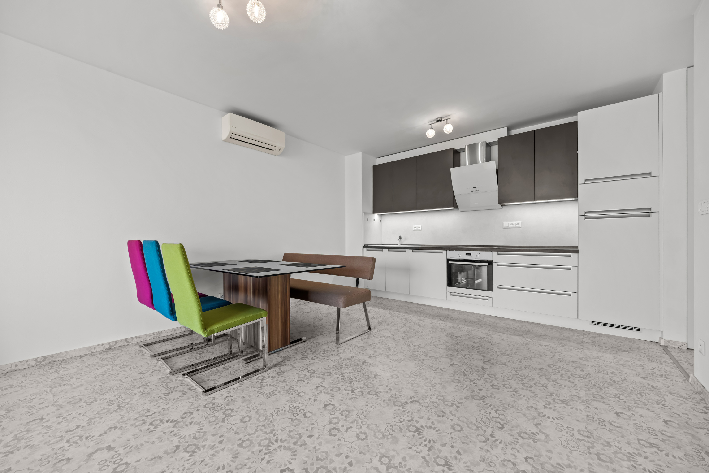 PRENÁJOM -  VEĽKOMETRÁŽNY, BEZBARIÉROVÝ 2-IZBOVÝ BYT V NOVOSTAVBE, CENTRUM ŠAMORÍN