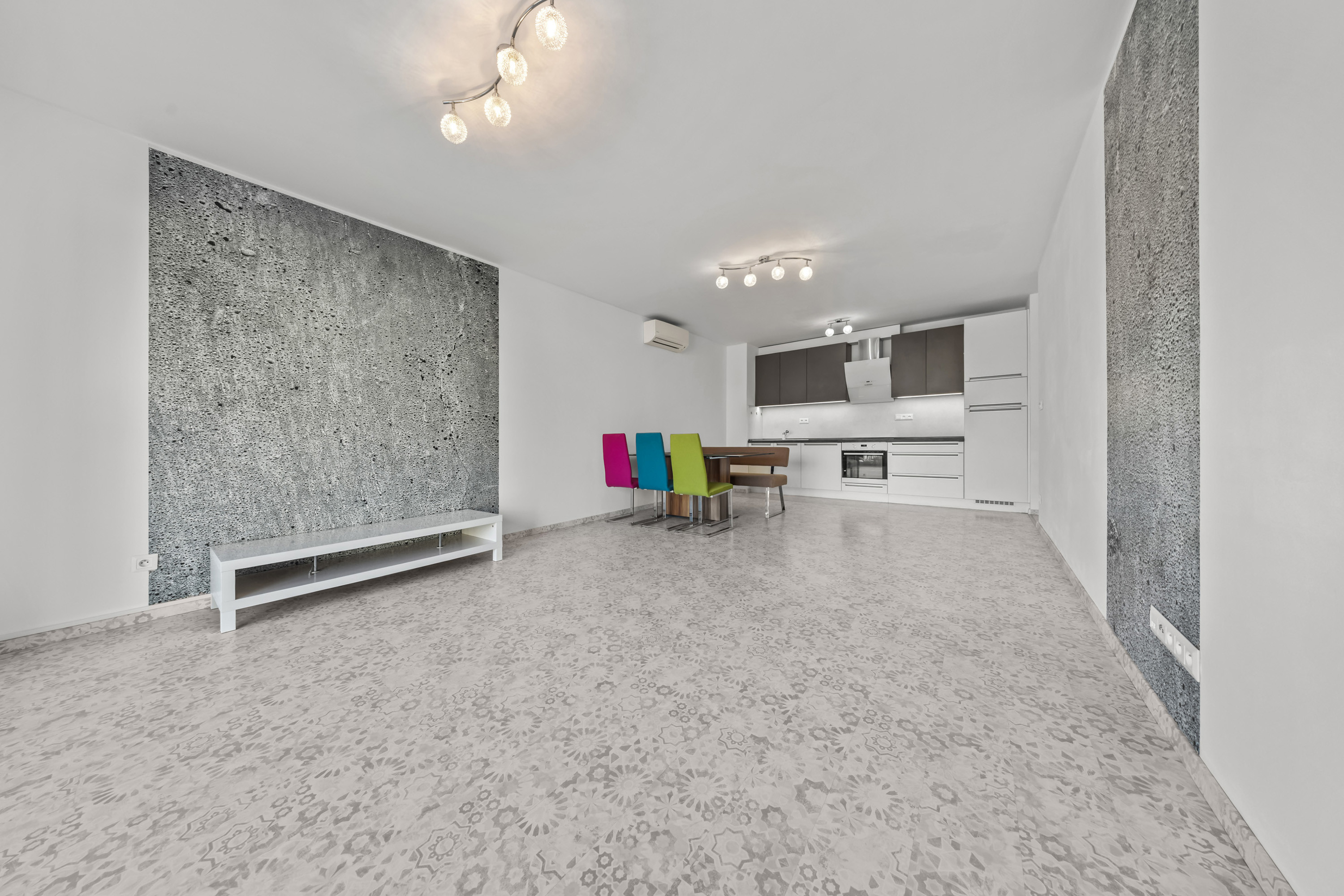 PRENÁJOM -  VEĽKOMETRÁŽNY, BEZBARIÉROVÝ 2-IZBOVÝ BYT V NOVOSTAVBE, CENTRUM ŠAMORÍN