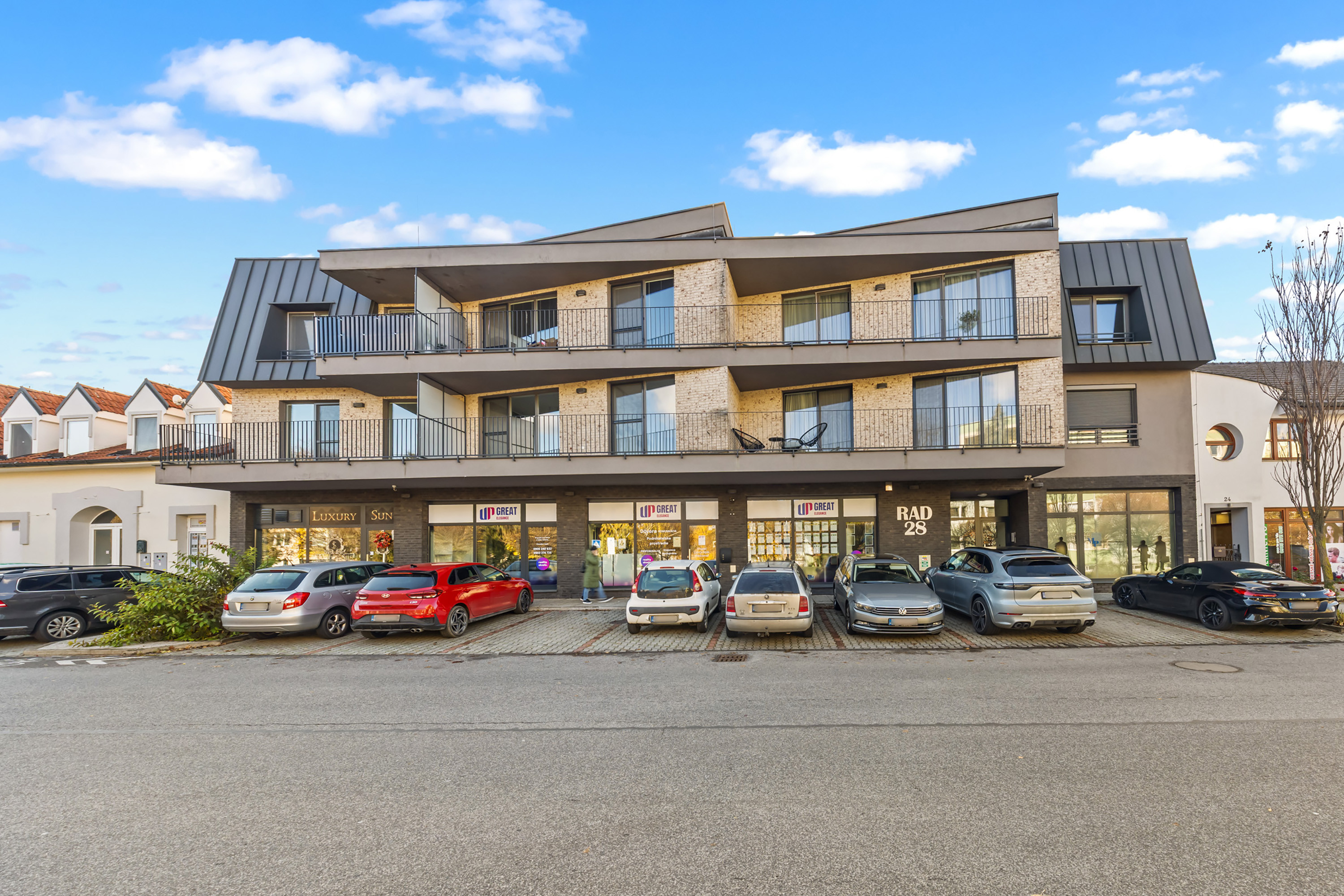 PRENÁJOM -  VEĽKOMETRÁŽNY 2-IZBOVÝ BYT V CENTRE ŠAMORÍNA - ZNÍŽENÁ CENA