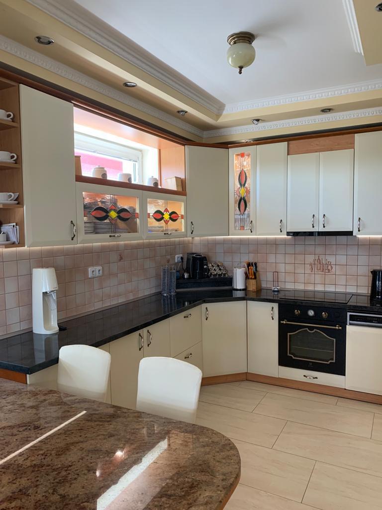 Na predaj 4 izbový  byt so zimnou záhradou a veľkou terasou