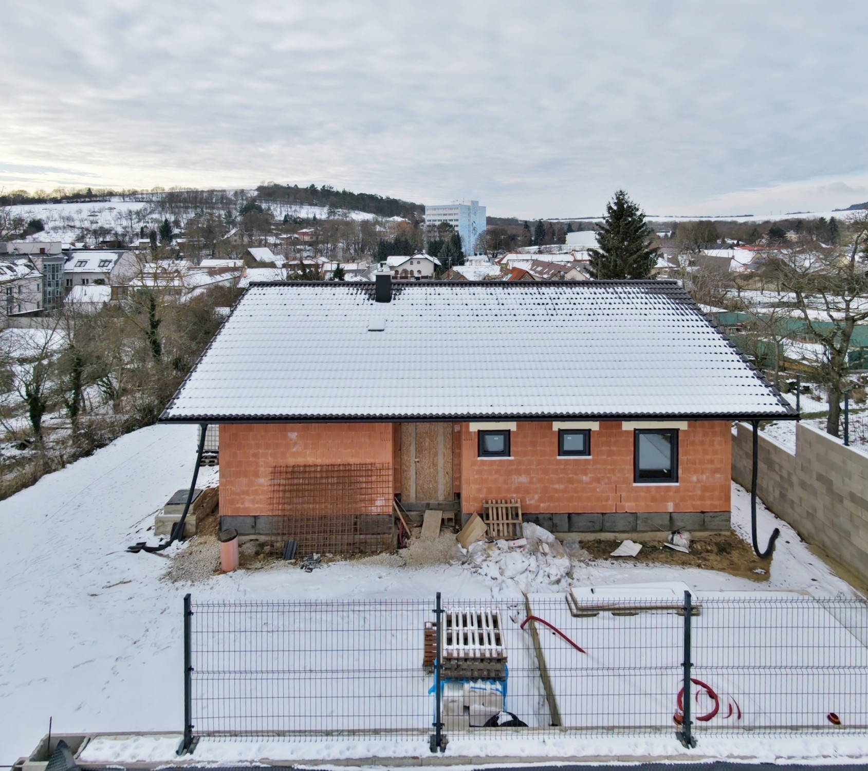 🏡 NA PREDAJ POSLEDNÝ RODINNÝ DOM v súkromnej ulici, Stará Turá