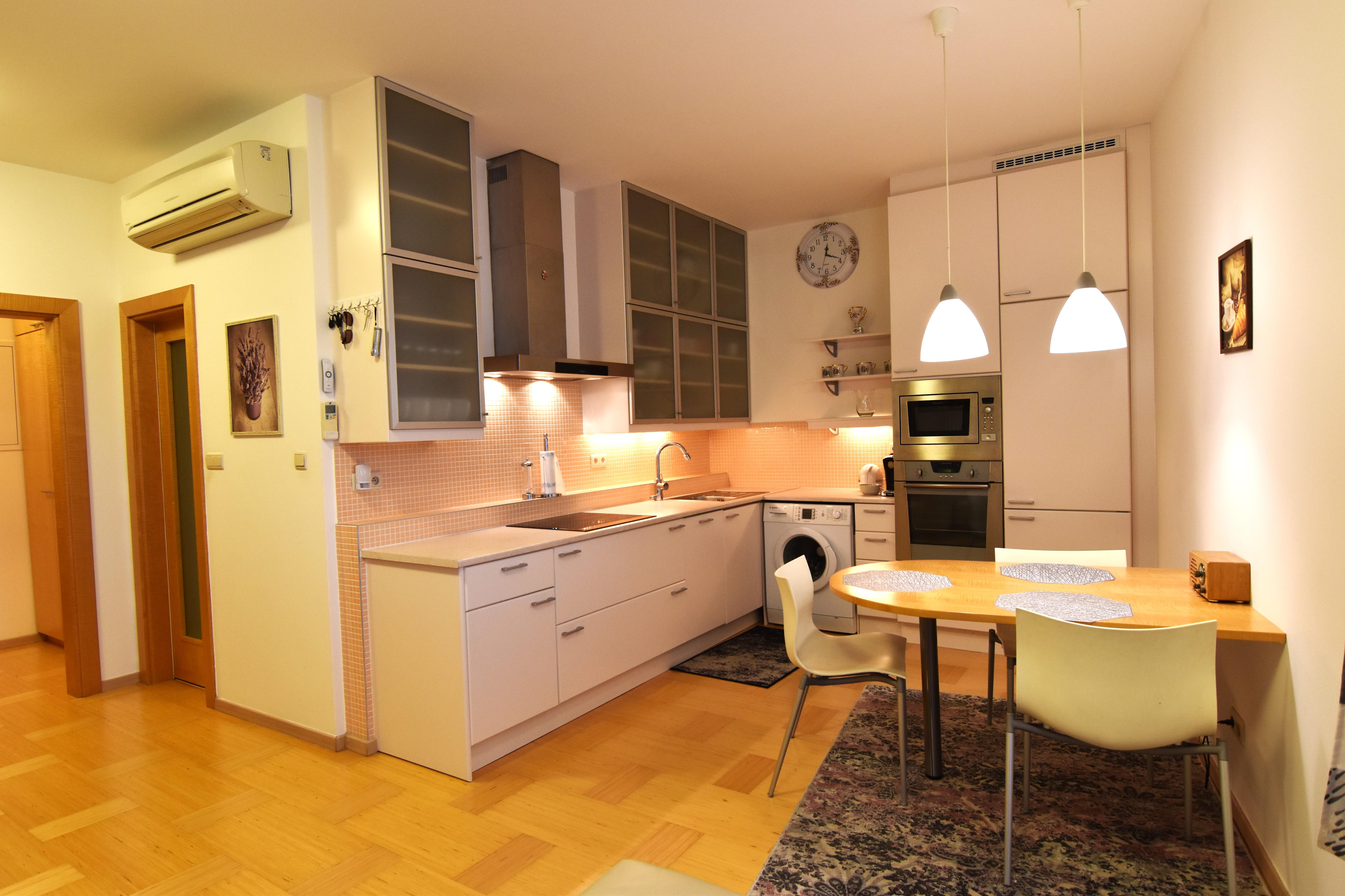 Na prenájom kompletne zariadený 1-izbový byt v Bratislave.