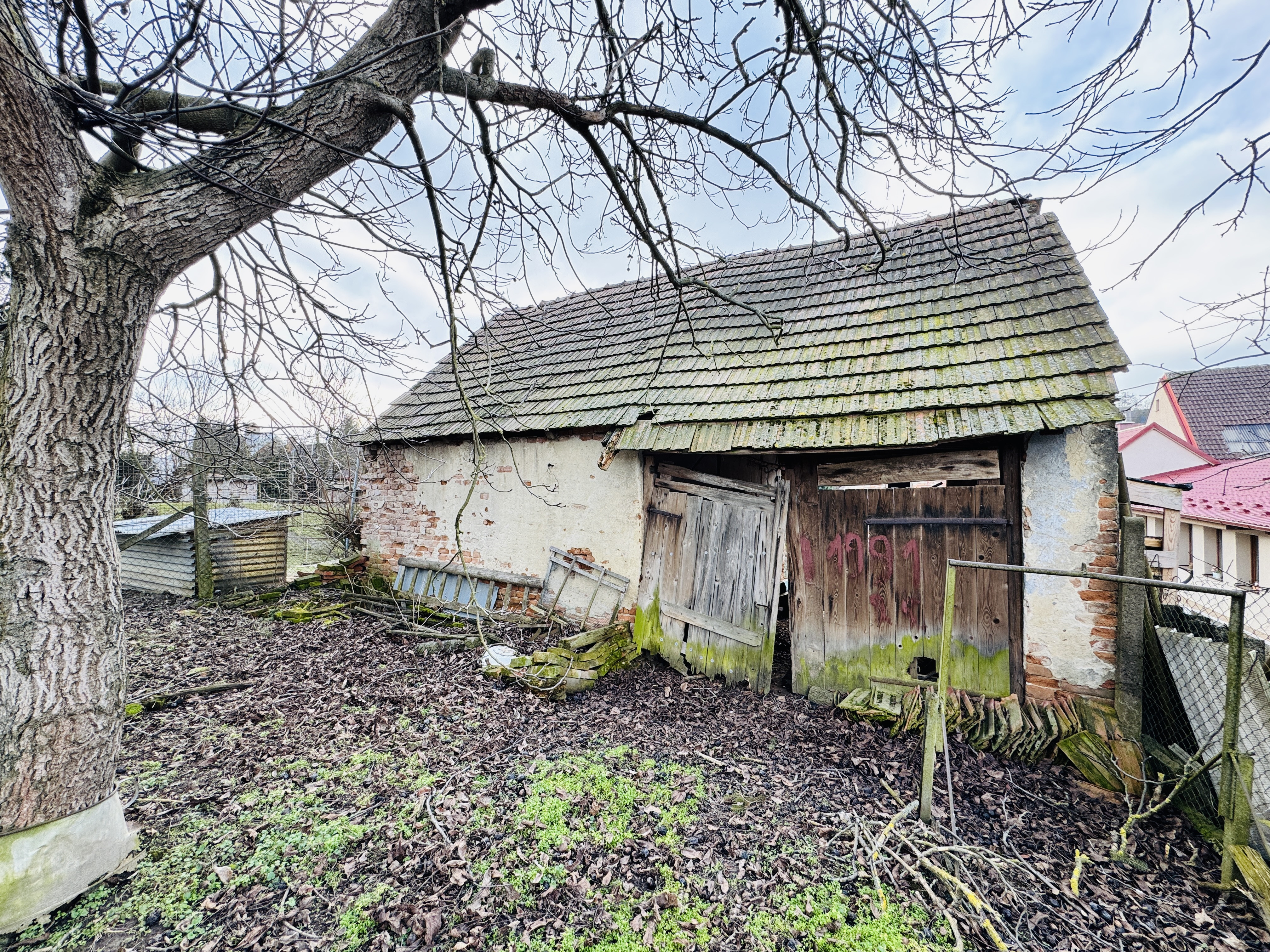 3-izbový rodinný dom s dvorom a stodolou – Petrova Ves, okres Skalica.