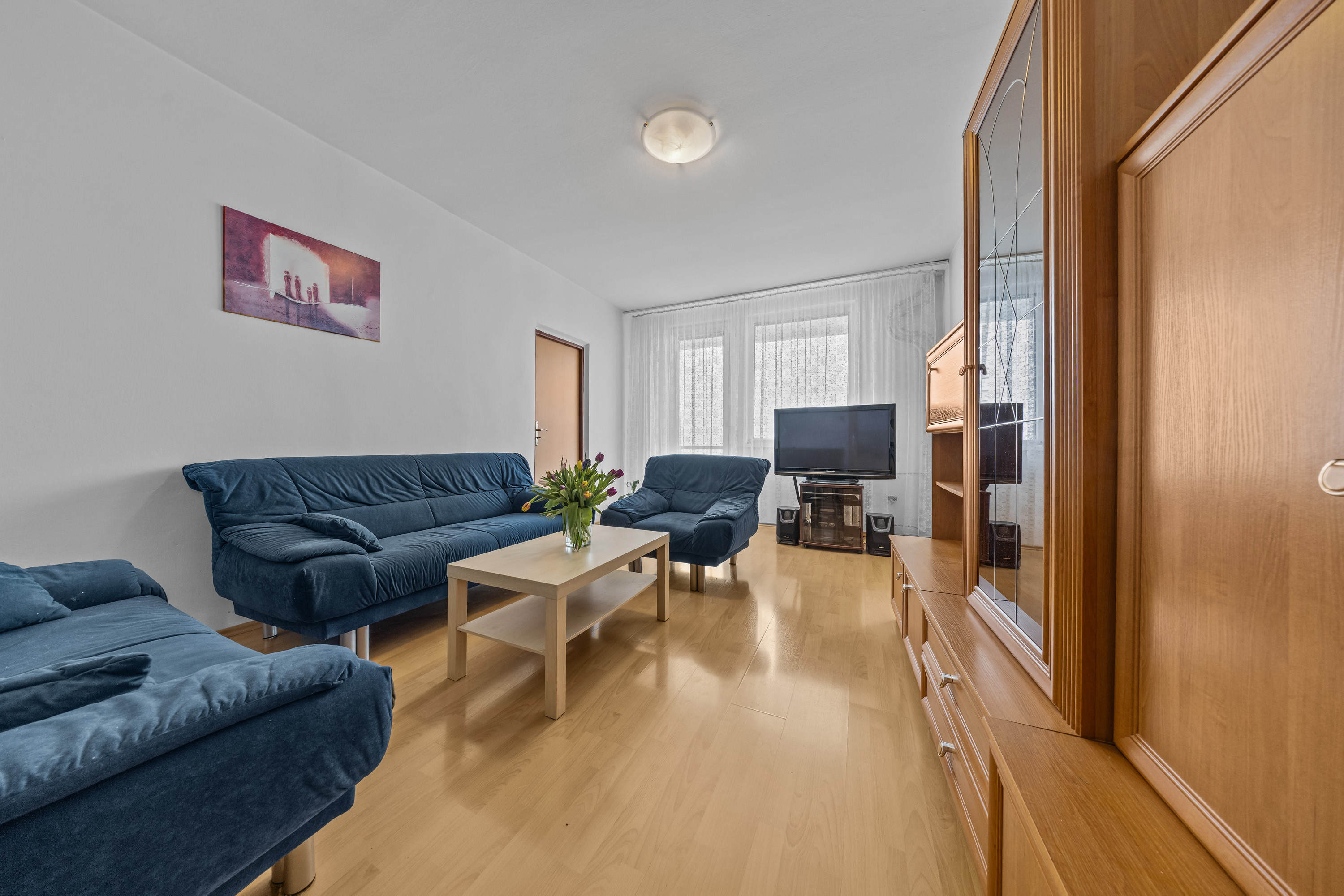 Na predaj praktický 3-izbový byt s loggiou v obľúbenej a tichej časti Karlovej Vsi na Púpavovej ulici