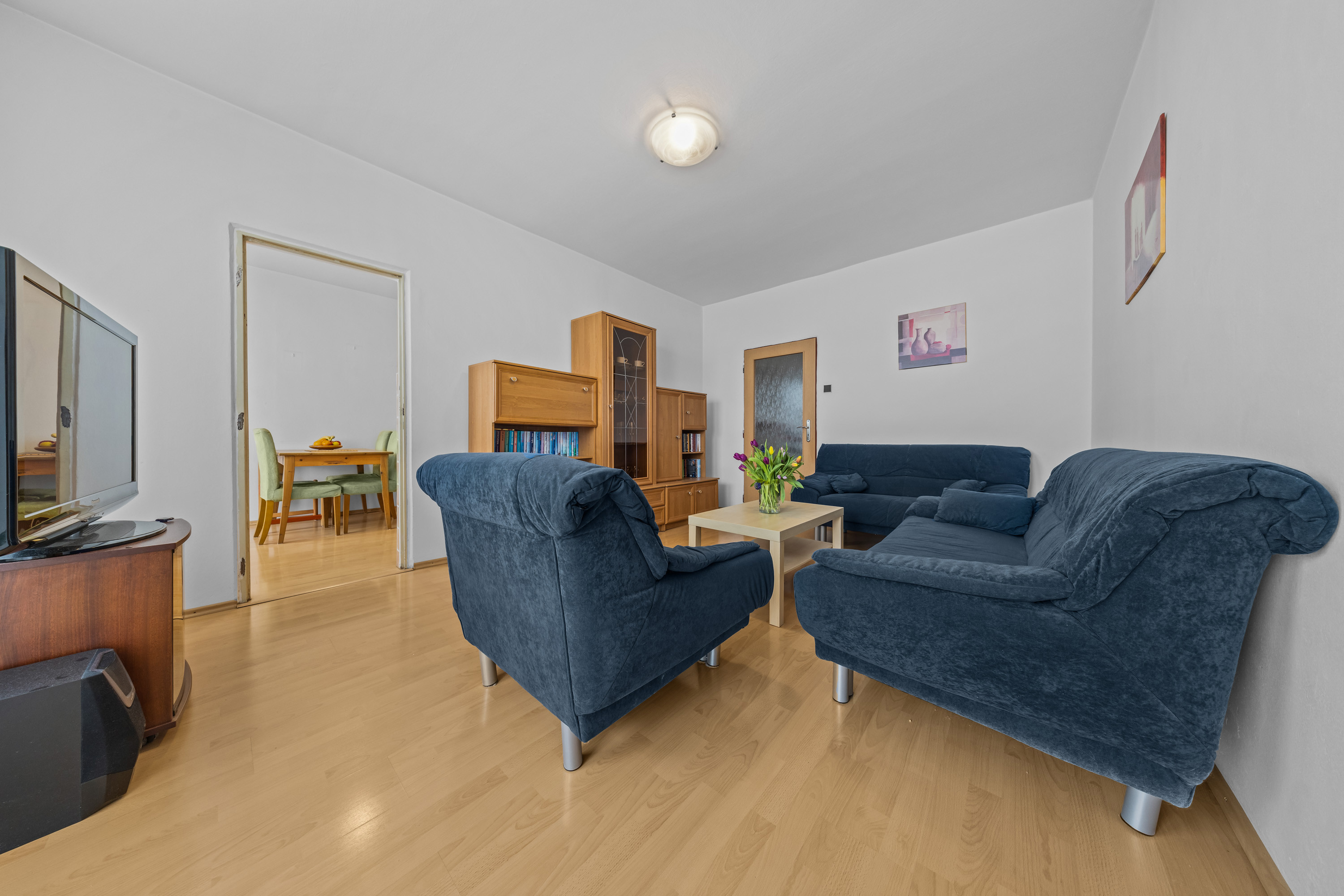 Na predaj praktický 3-izbový byt s loggiou v obľúbenej a tichej časti Karlovej Vsi na Púpavovej ulici