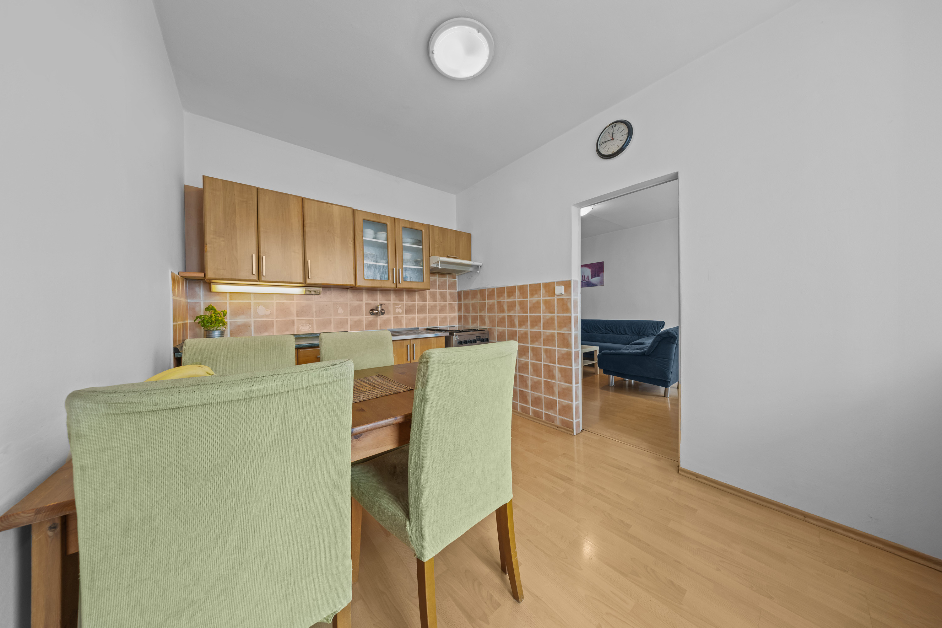 Na predaj praktický 3-izbový byt s loggiou v obľúbenej a tichej časti Karlovej Vsi na Púpavovej ulici