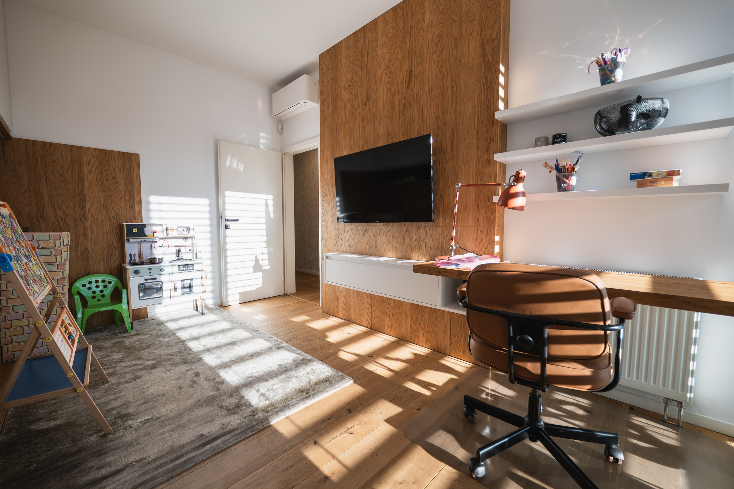 Exkluzívny 4-izbový byt s loggiou a súkromnou záhradou na lukratívnej adrese Pod Vtáčnikom