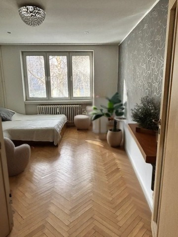 PREDAJ: Slnečný 3-izbový byt v srdci Ružinova – tehla a zeleň