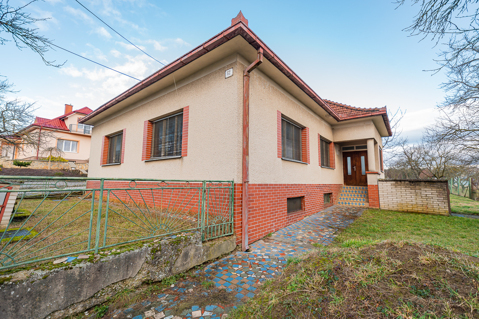 NA PREDAJ Rodinný dom s pozemkom 1188 m² - Moravské Lieskové