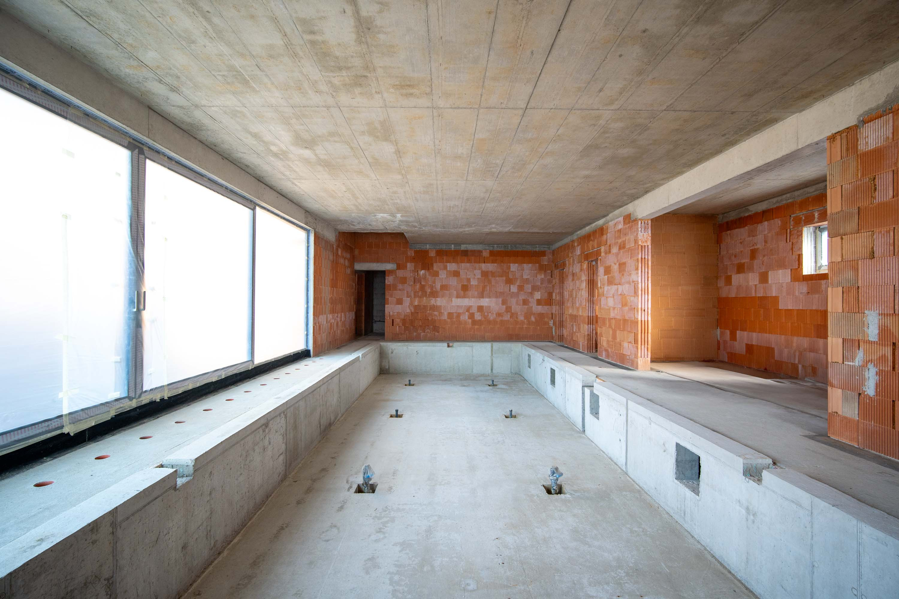 PREDAJ RODINNEJ VILY S WELLNESS A POZEMKOM 2548 m² – ROVINKA