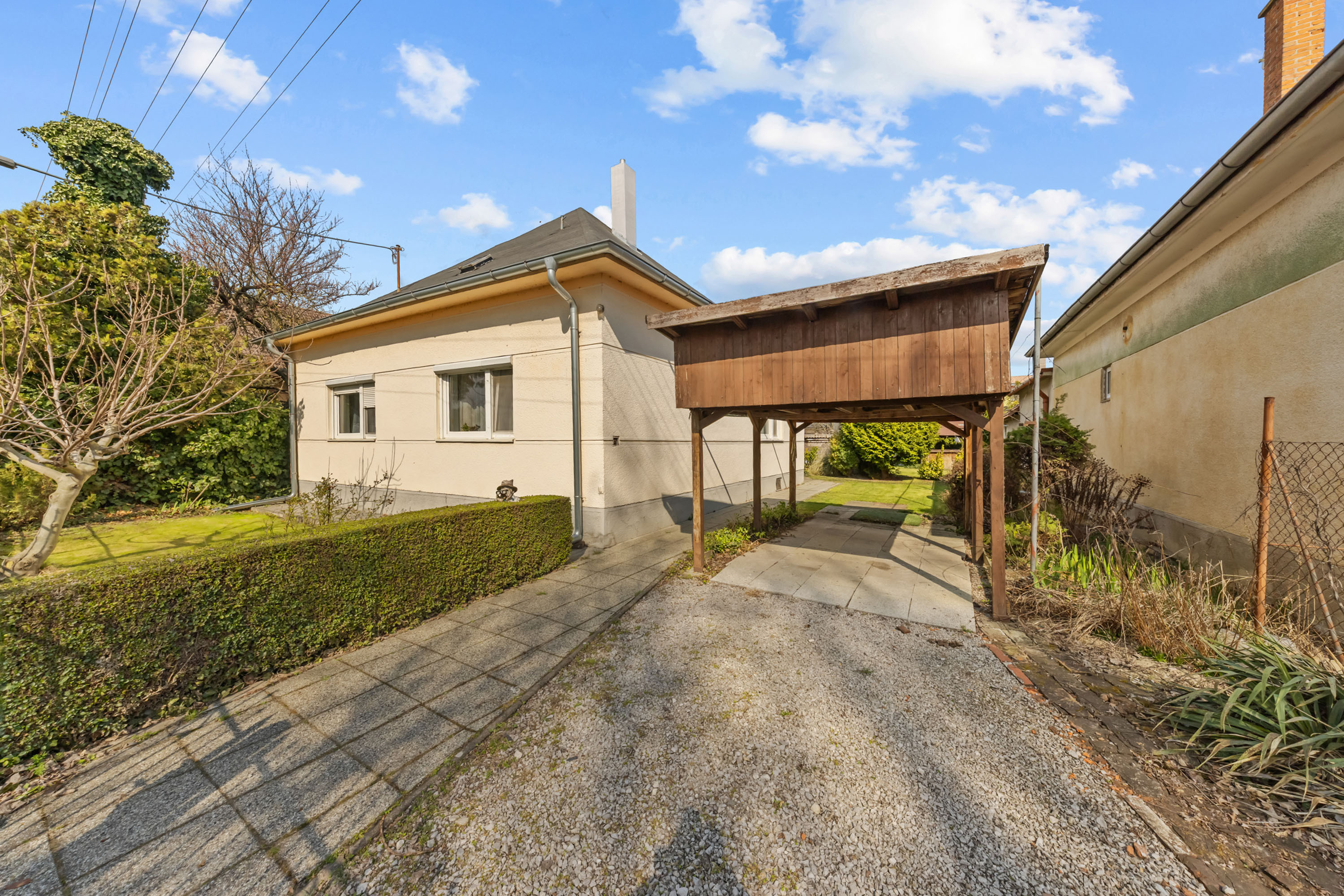 Na predaj - Rodinný dom s veľkým pozemkom Mliečno, Šamorín