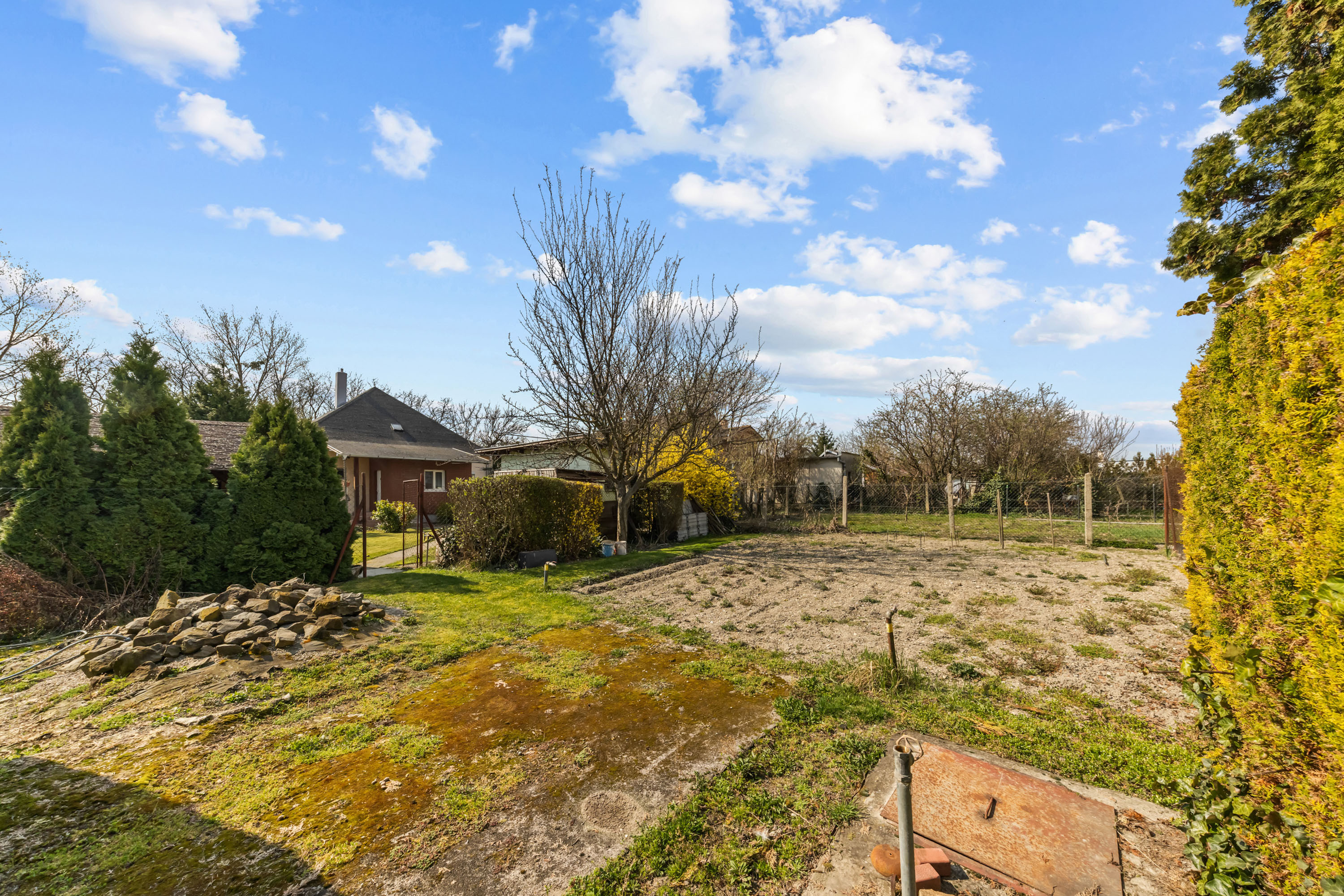 Na predaj - Rodinný dom s veľkým pozemkom Mliečno, Šamorín