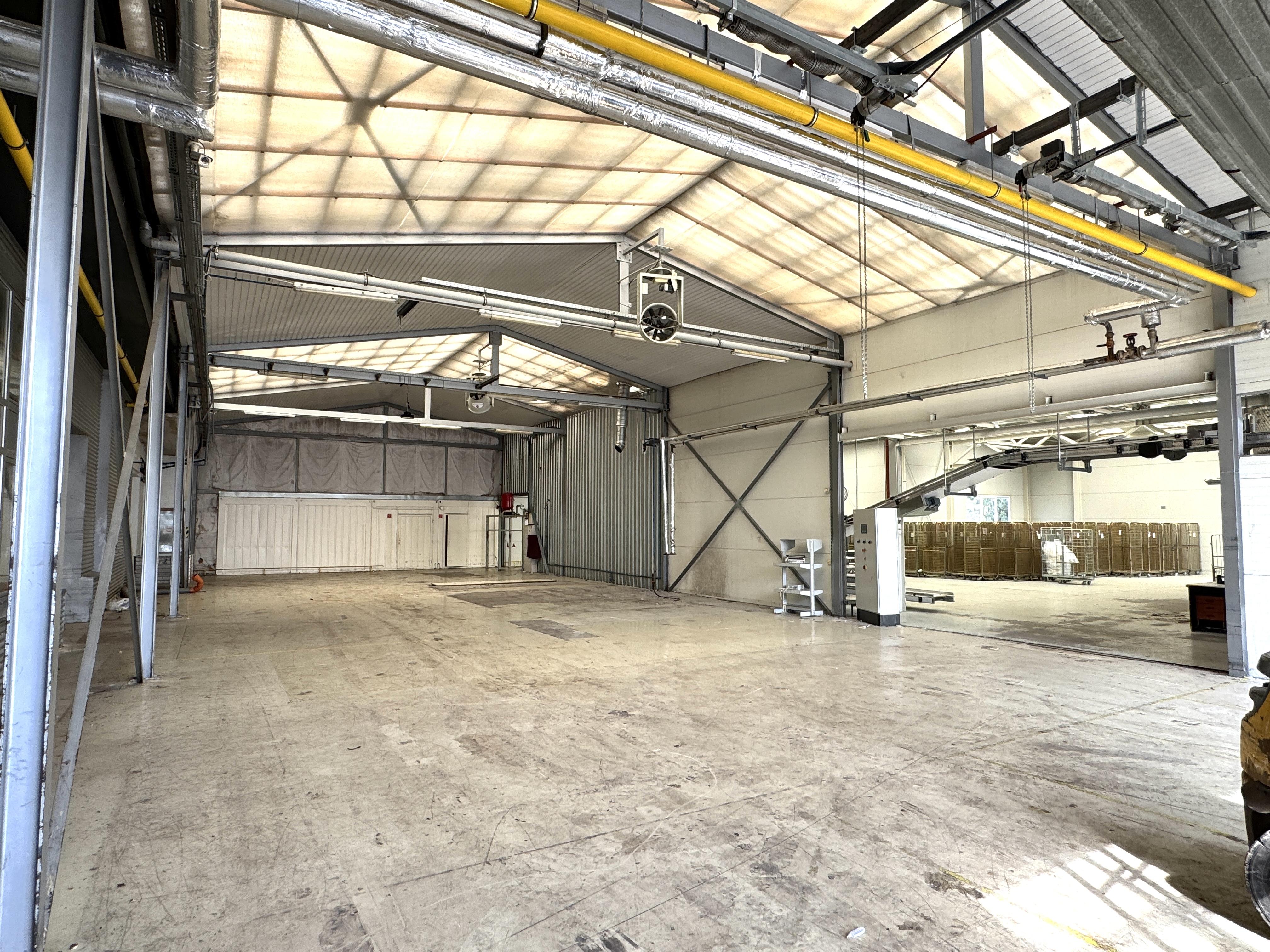 NA PREDAJ | Rozsiahly komerčný areál s investičným potenciálom – Malacky.