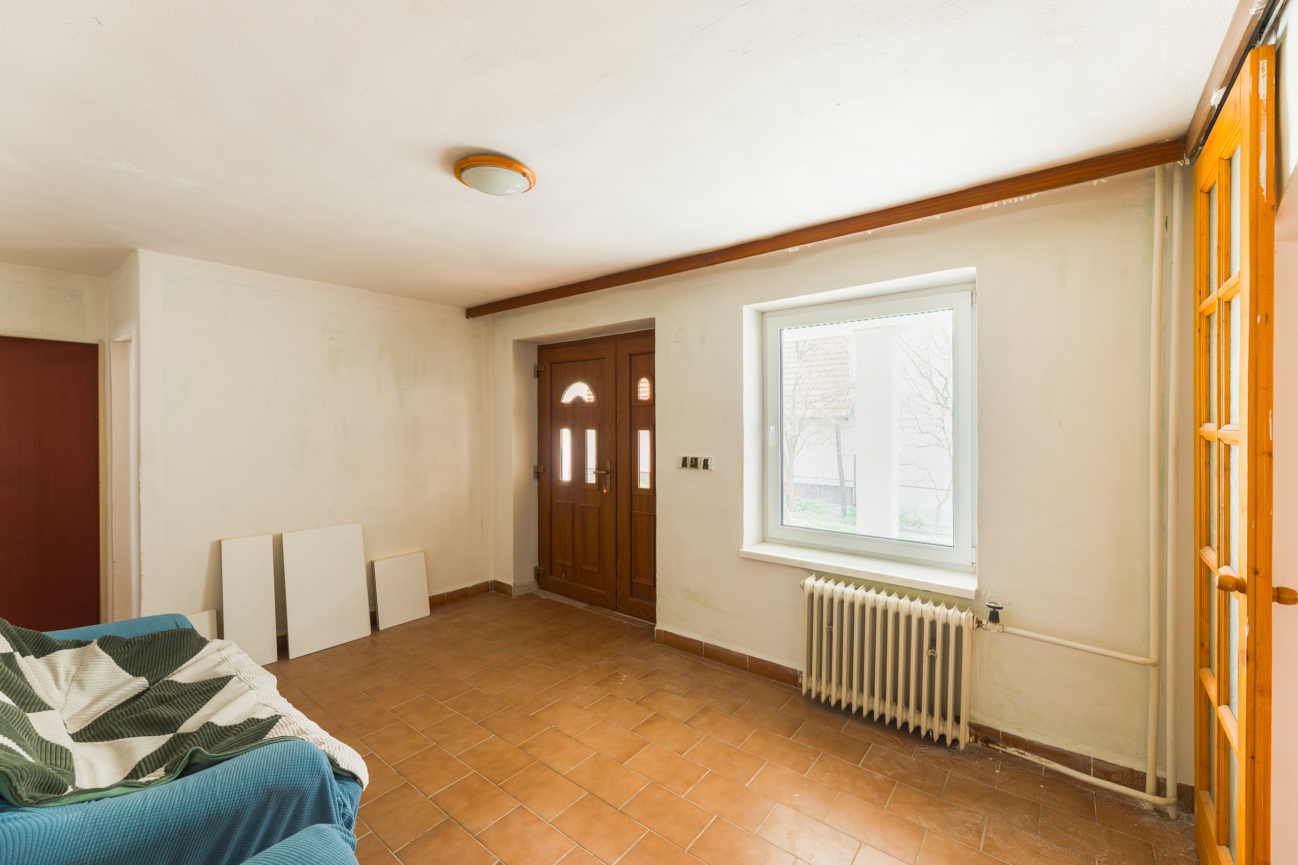 Na predaj rodinný dom s garážou v obci Pribeta