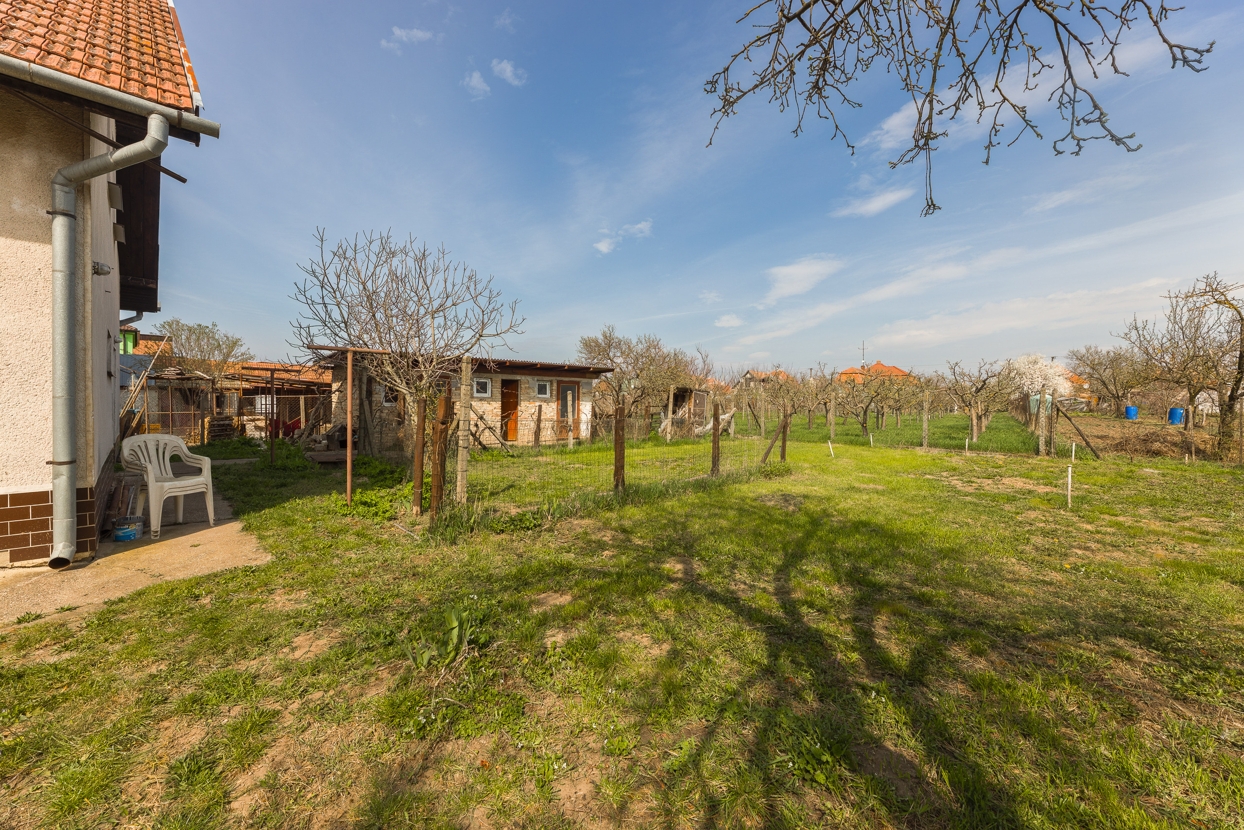 Na predaj rodinný dom s garážou v obci Pribeta