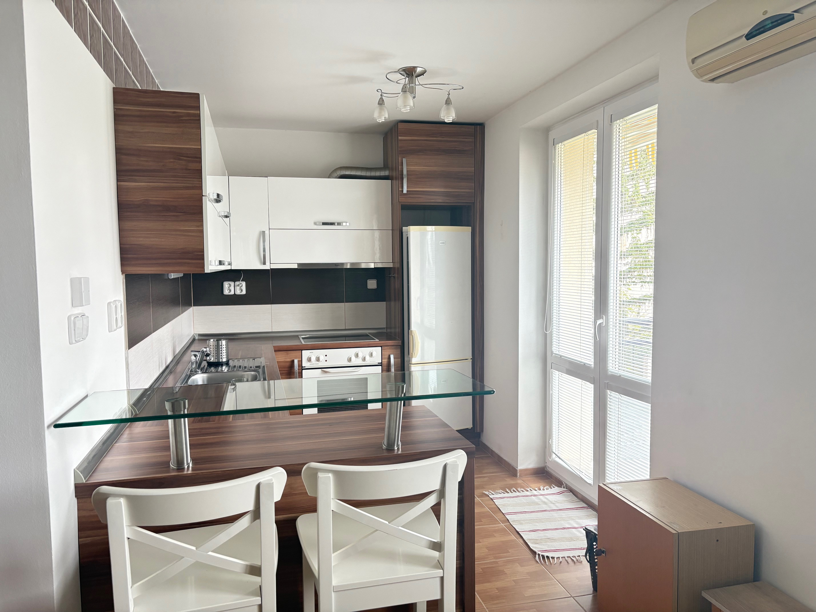 Prenájom 2 izbového bytu na Ostredkoch