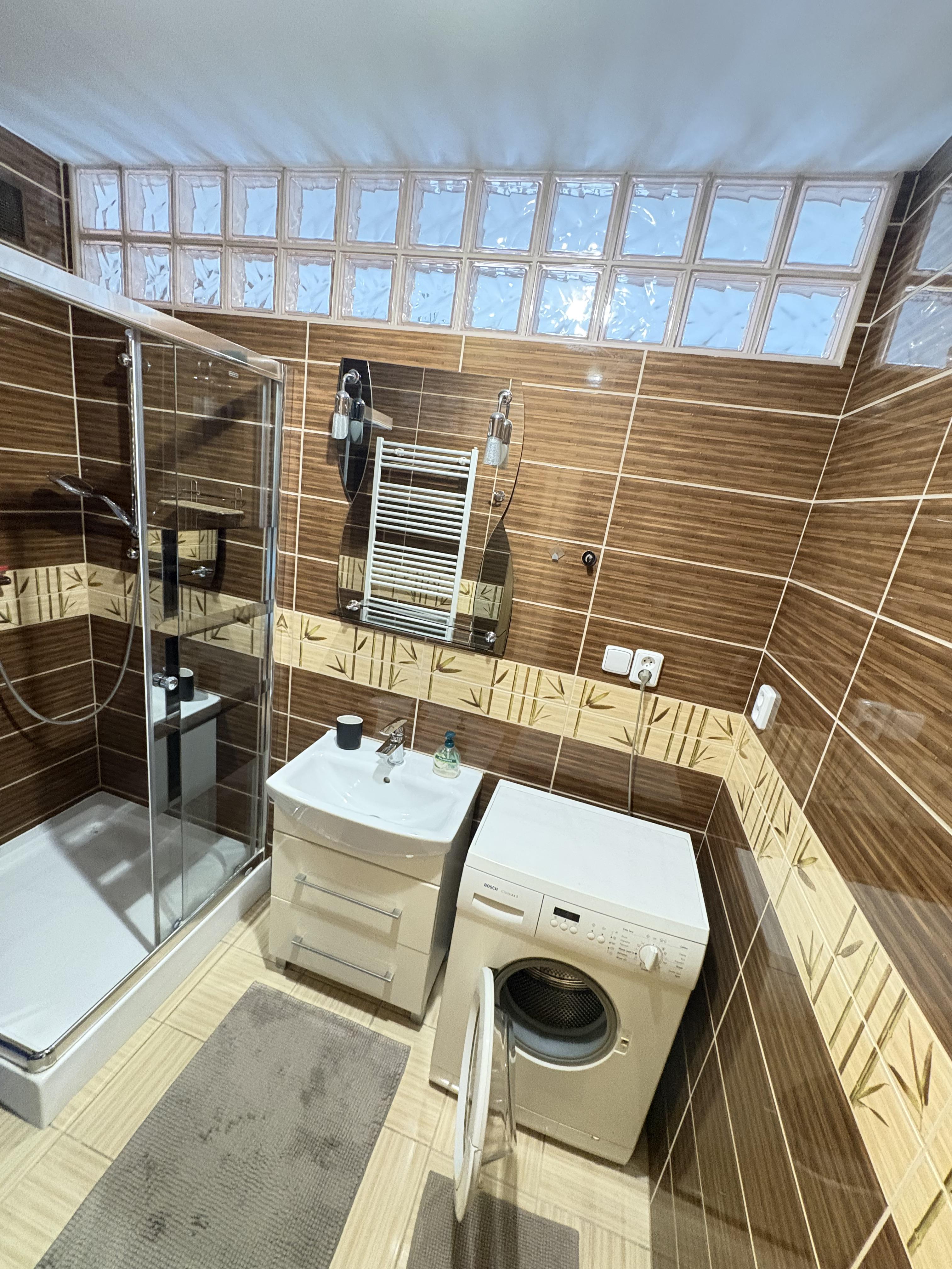 Prenájom 2 izbového bytu na Ostredkoch