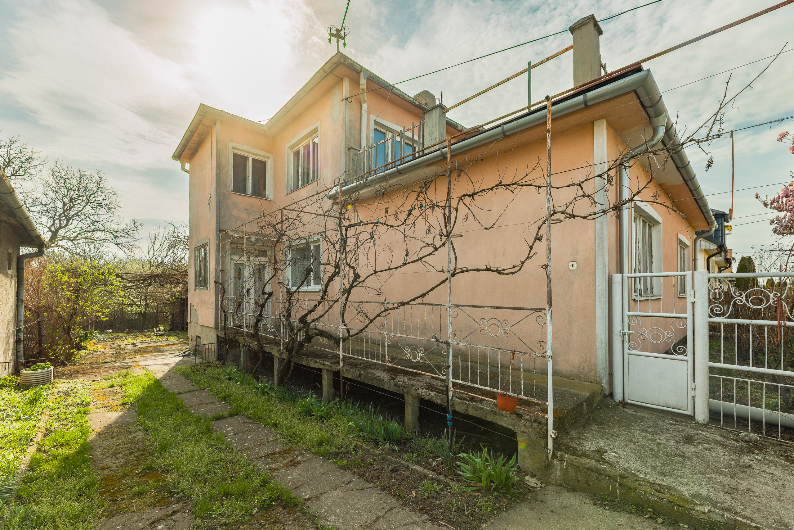 Na predaj rodinný dom v obci Nýrovce s veľkou záhradou