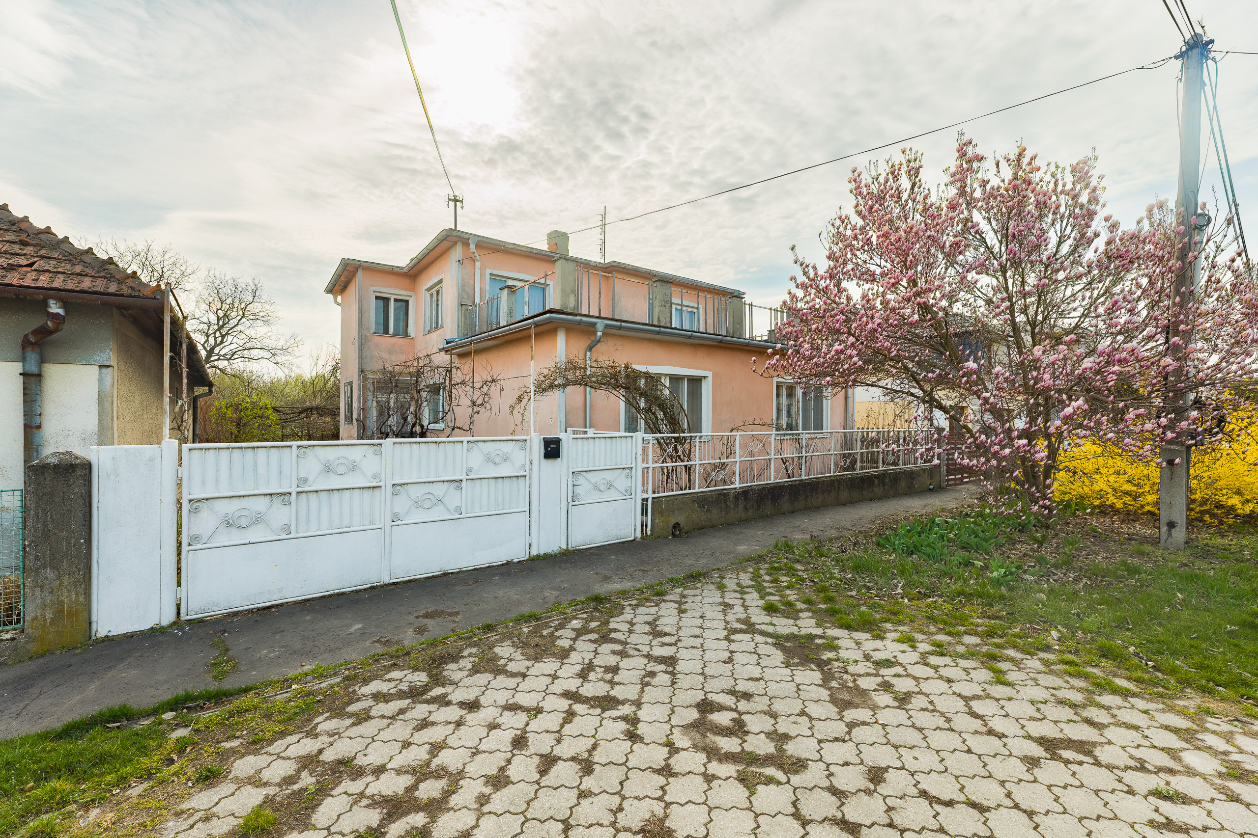 Na predaj rodinný dom v obci Nýrovce s veľkou záhradou