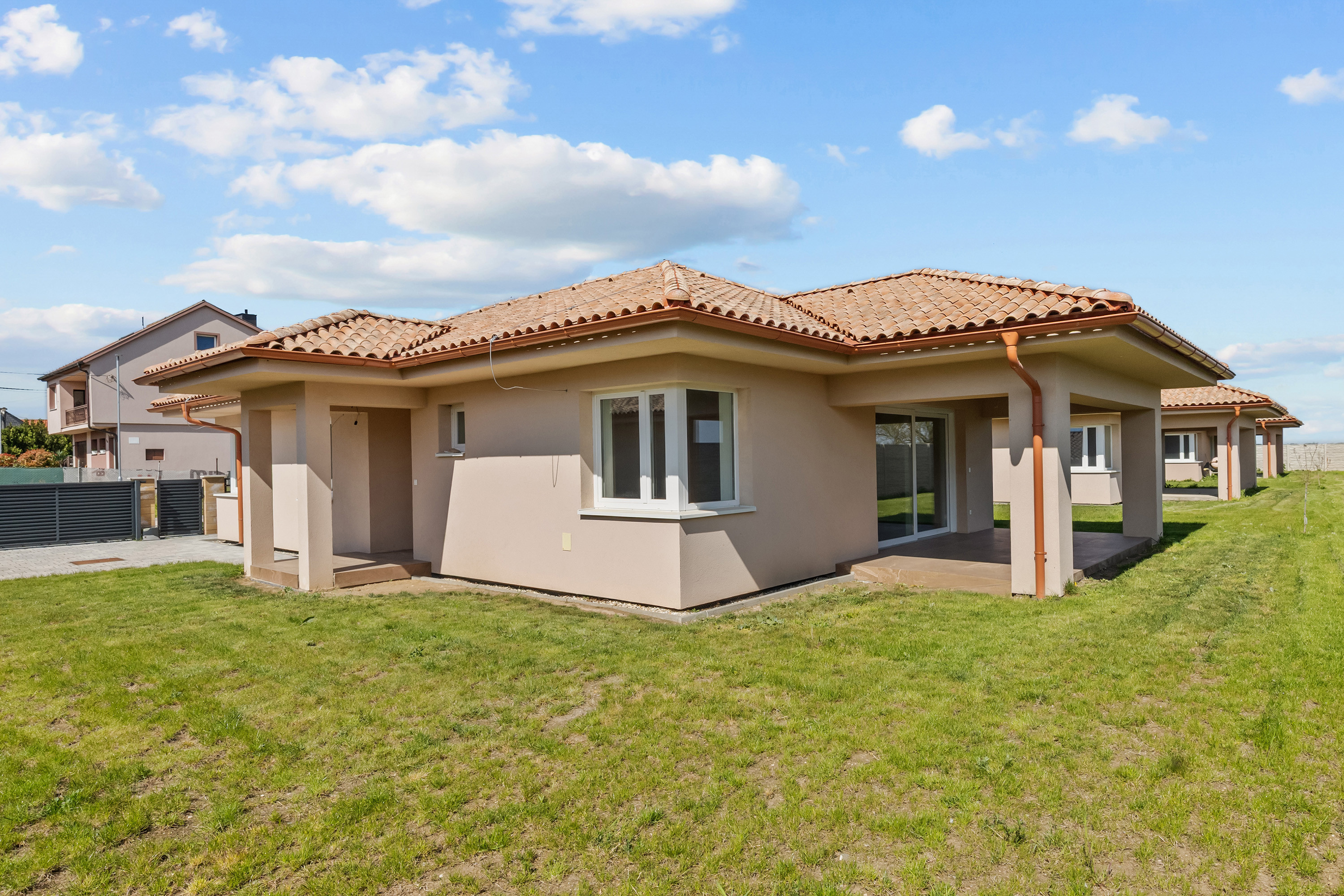 Na predaj - 4 izbový rodinný dom + kuchyňa zdarma!