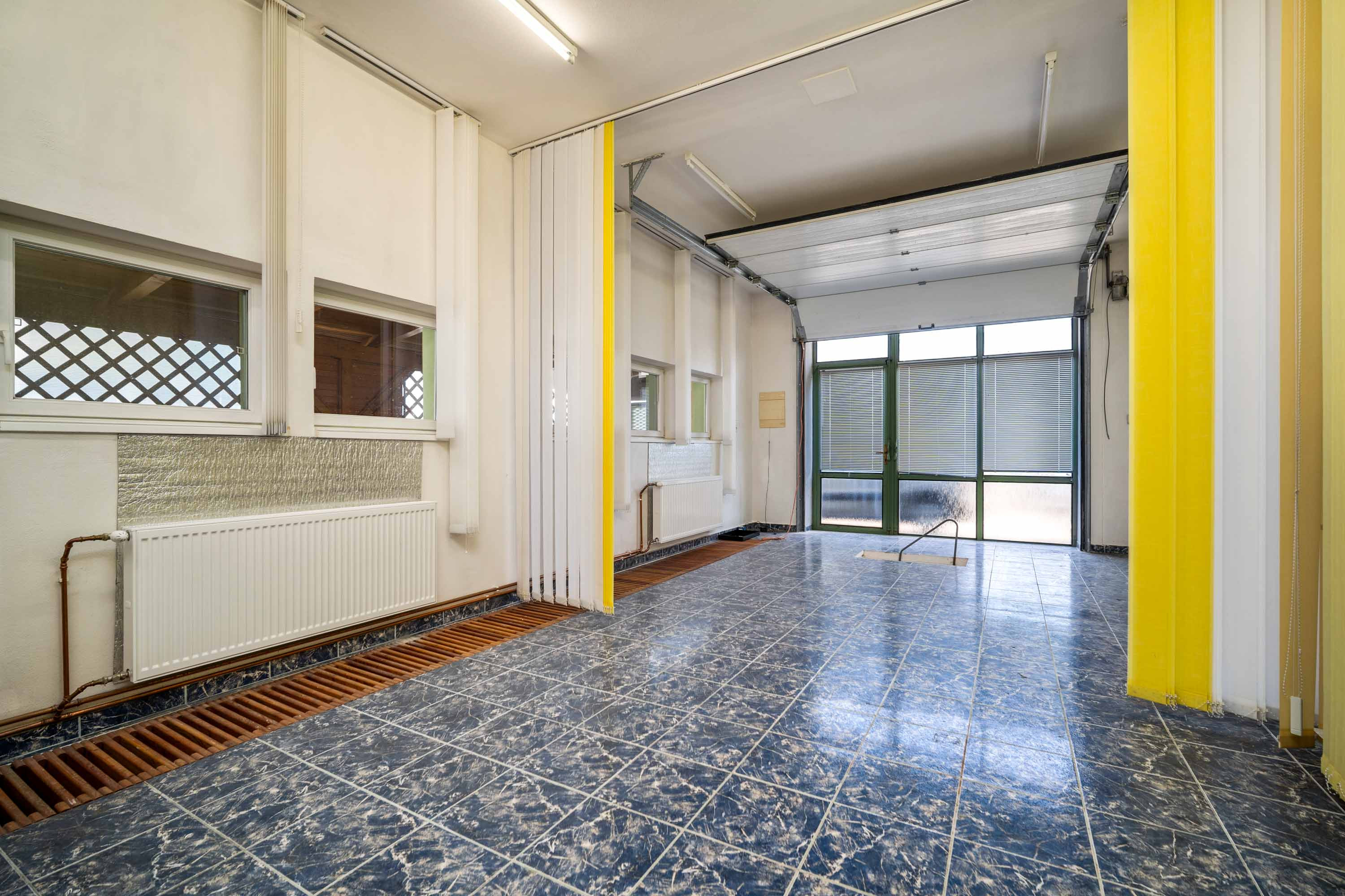 NA PREDAJ budovy s podnikateľským potenciálom, Nové Mesto nad Váhom