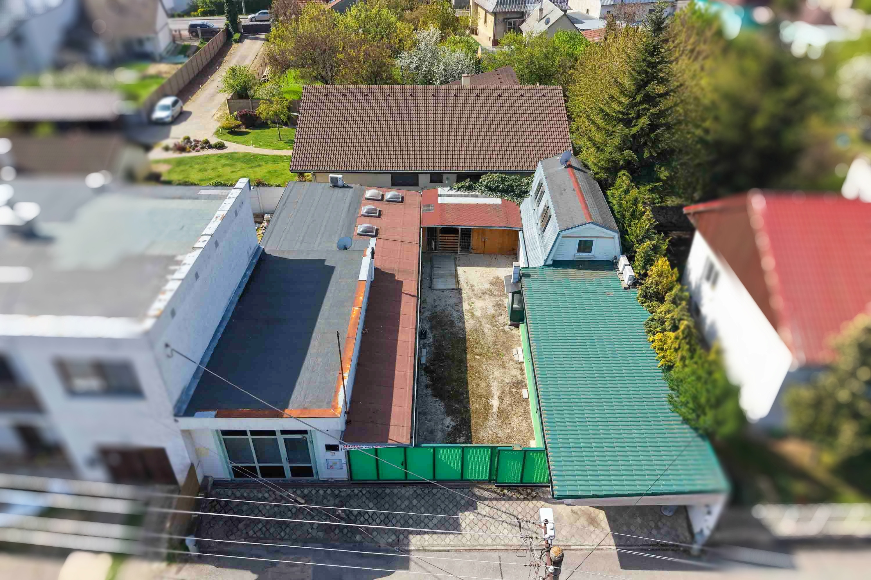 NA PREDAJ budovy s podnikateľským potenciálom, Nové Mesto nad Váhom