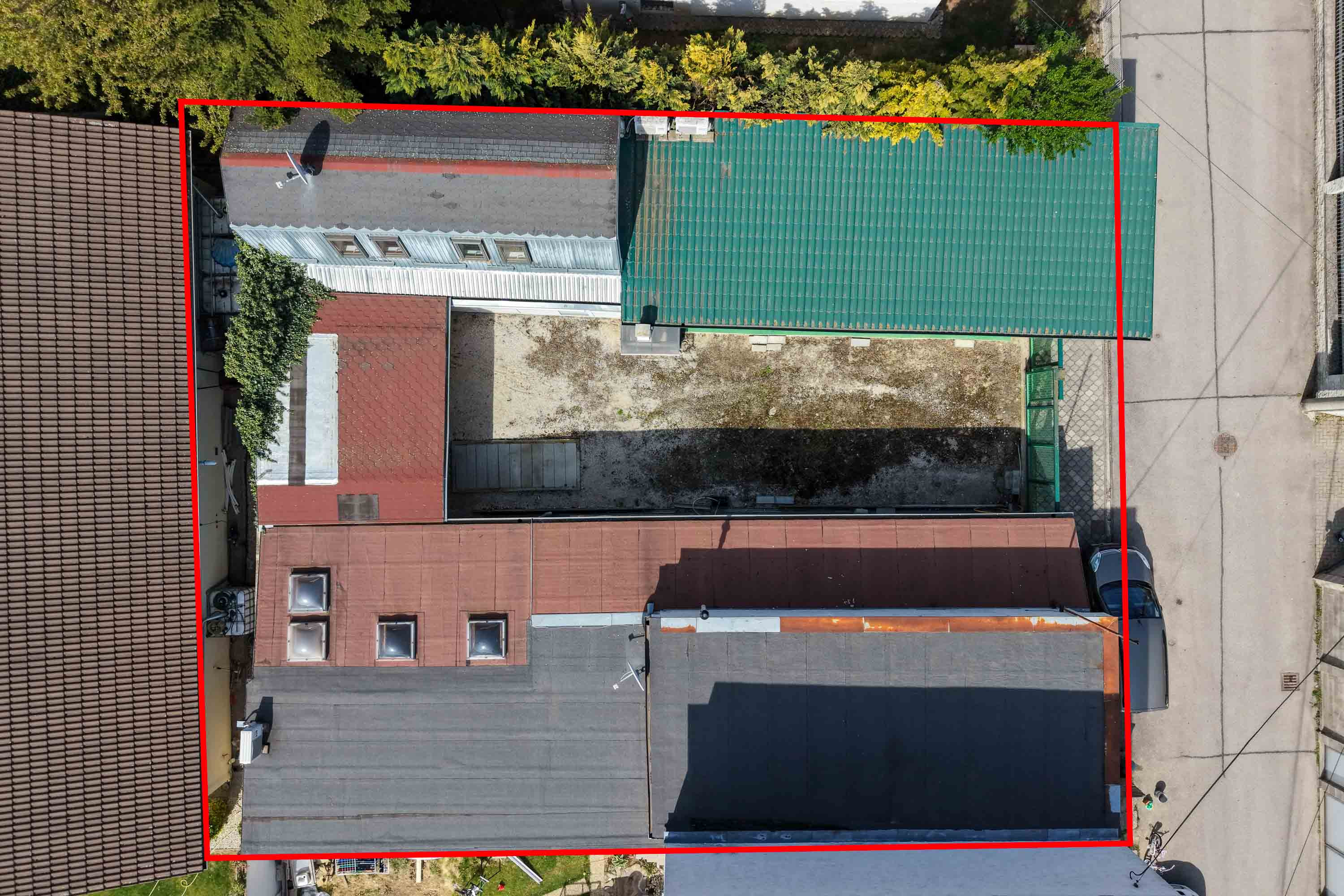 NA PREDAJ budovy s podnikateľským potenciálom, Nové Mesto nad Váhom