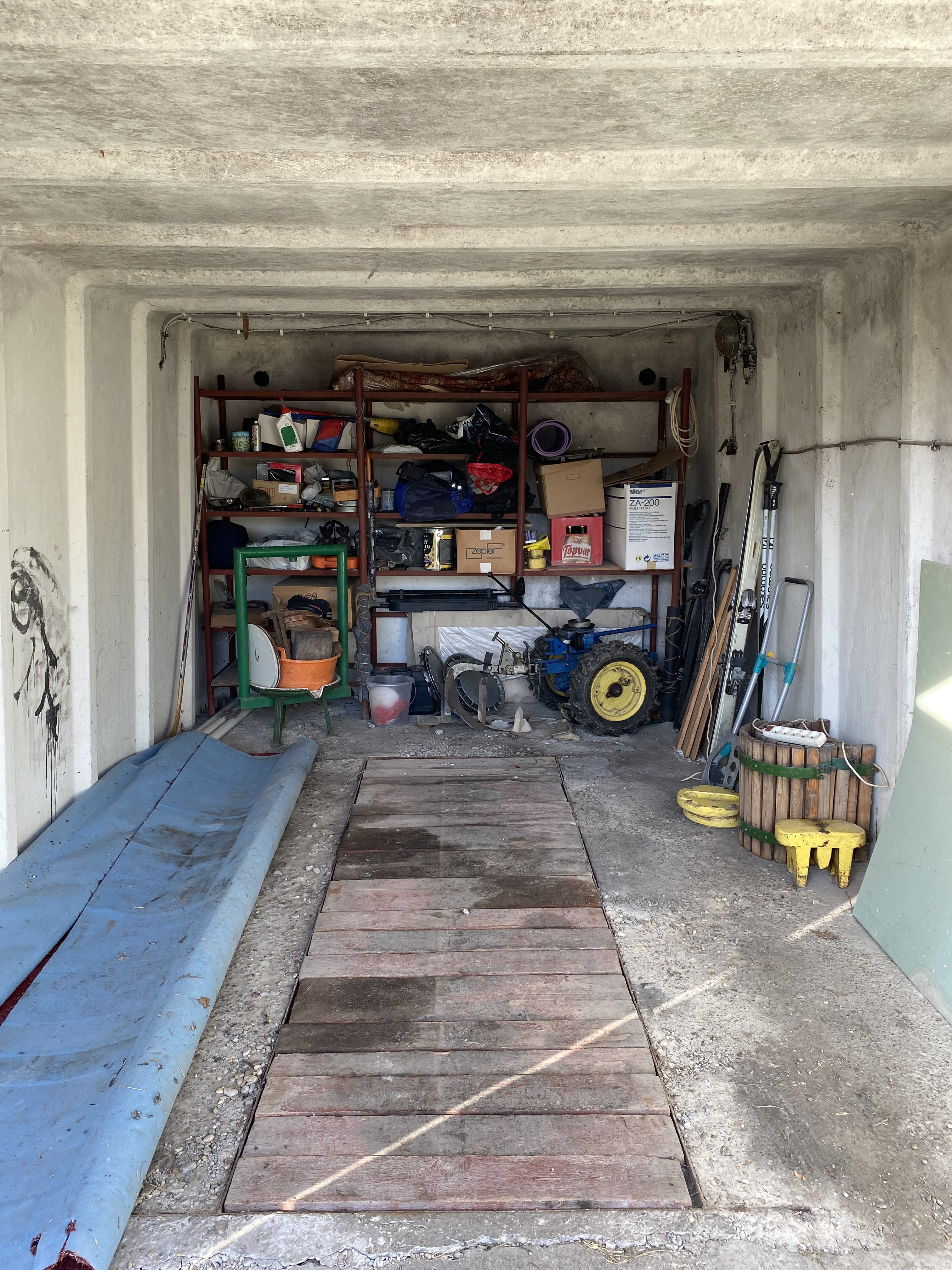 Predaj garáže v Šamoríne – Veterná ulica, 18 m², s pozemkom