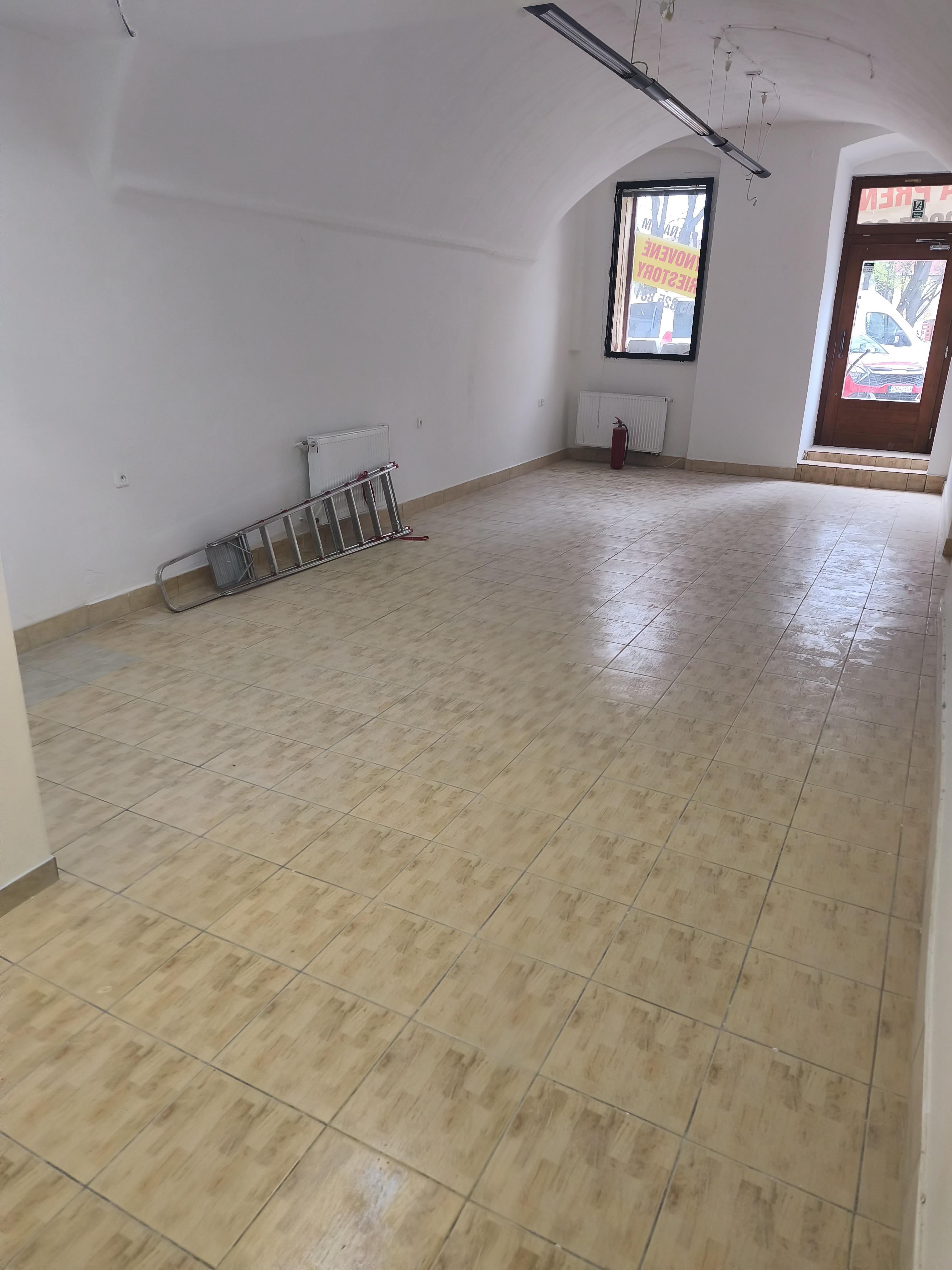 PRENÁJOM - komerčný priestor SPIŠSKÁ NOVÁ VES (Zimná ulica)