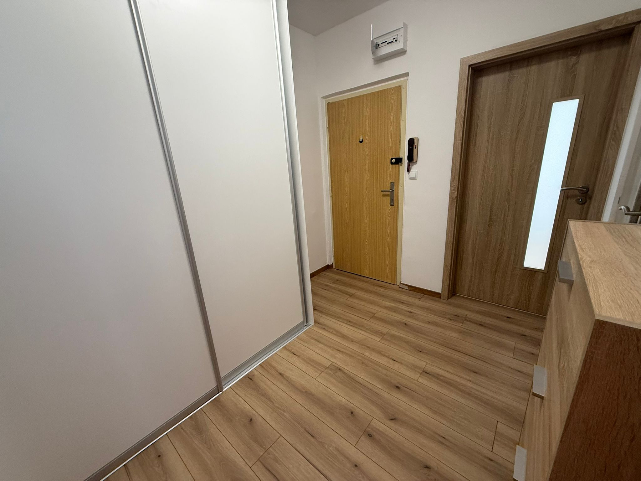 Moderný kompletne zrekonštruovaný 2 izbový byt na prenájom na Mozartovej ulici