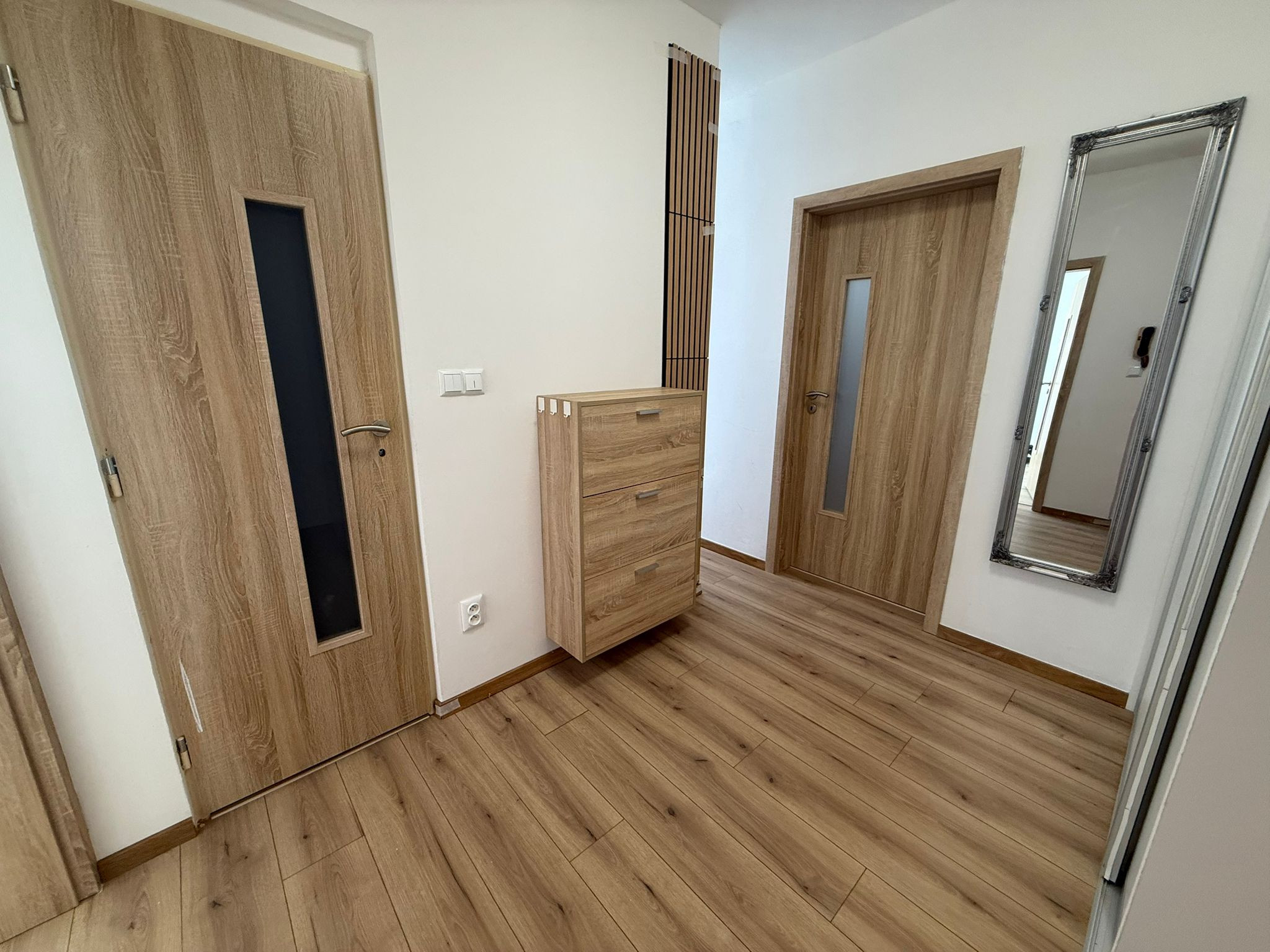 Moderný kompletne zrekonštruovaný 2 izbový byt na prenájom na Mozartovej ulici
