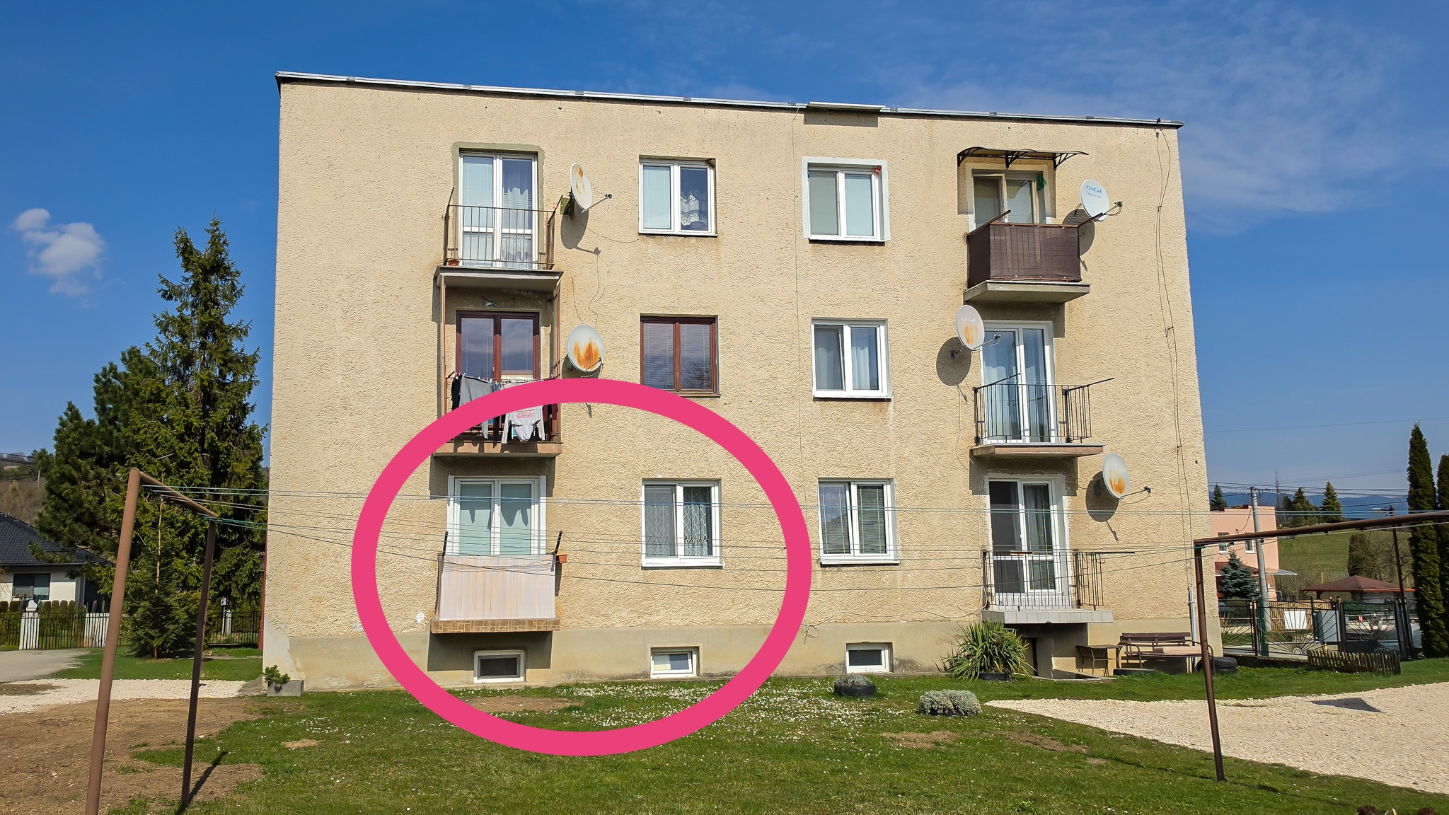 JABLONOV 3-izbový tehlový byt s GARÁŽOU a 2 pivnicami
