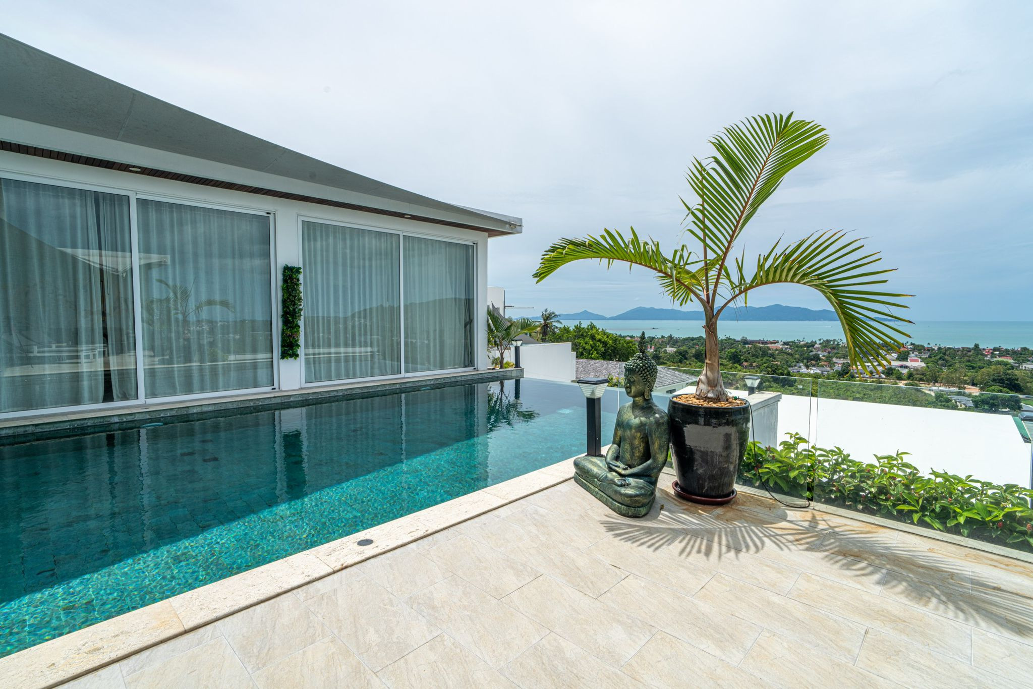 Na predaj luxusná 4-izbová vila s panoramatickým výhľadom na more v prestížnej lokalite Bophut Hills, Koh Samui